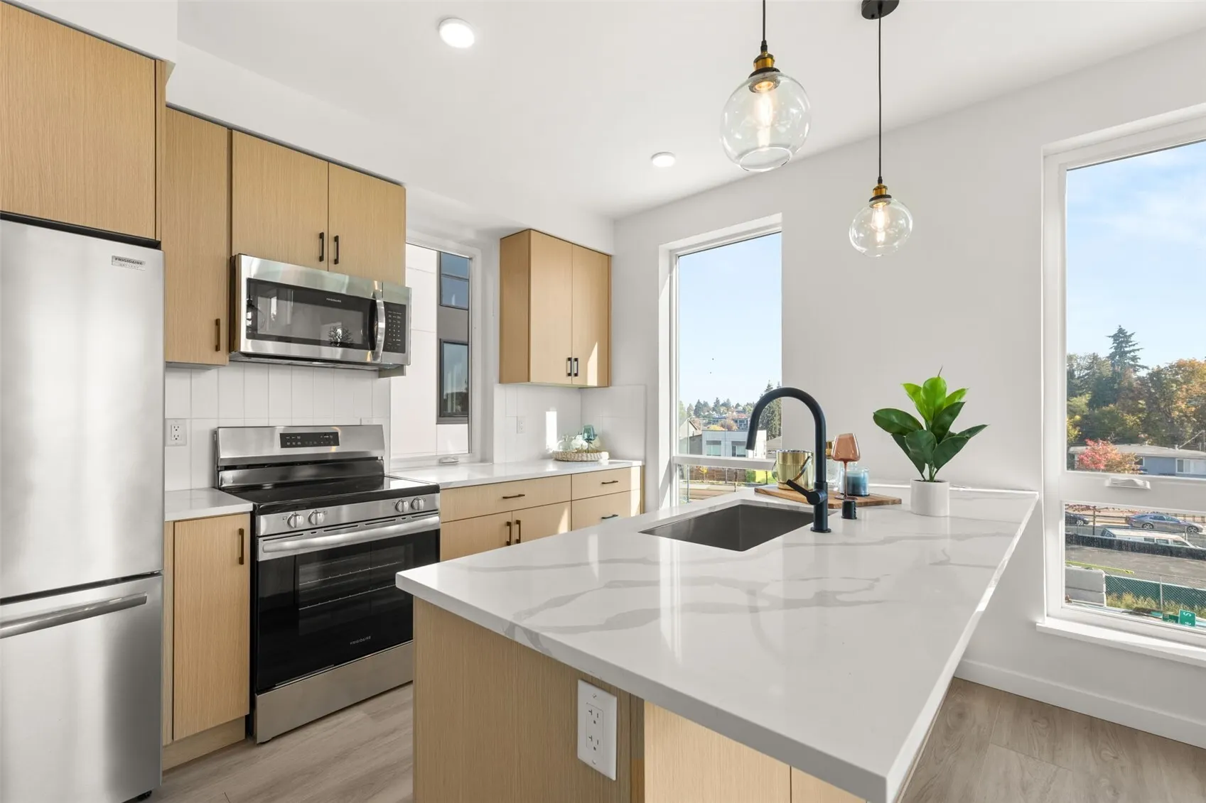 3216 B S Dawson Street , Seattle, WA 98118