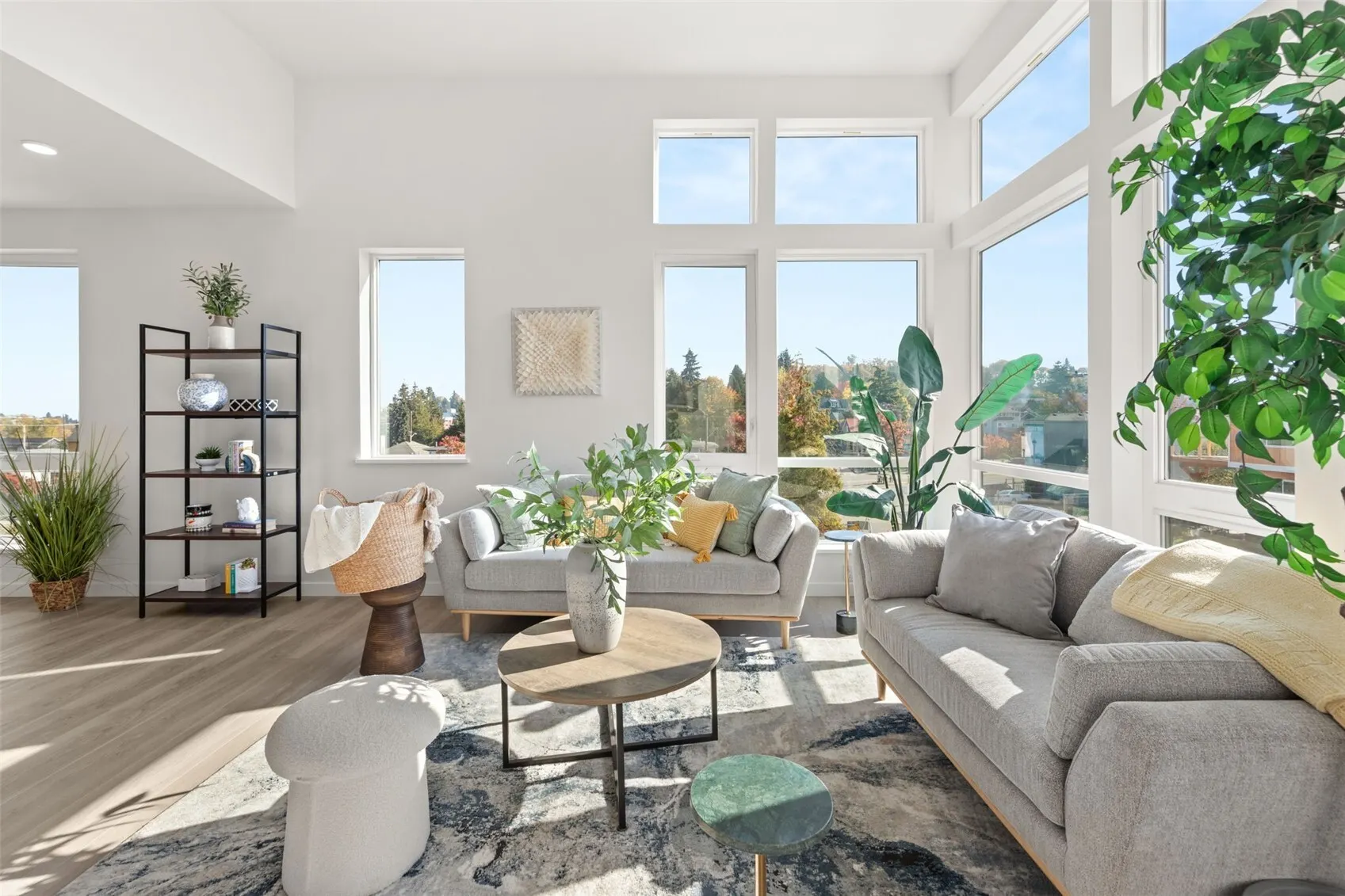 3216 B S Dawson Street , Seattle, WA 98118