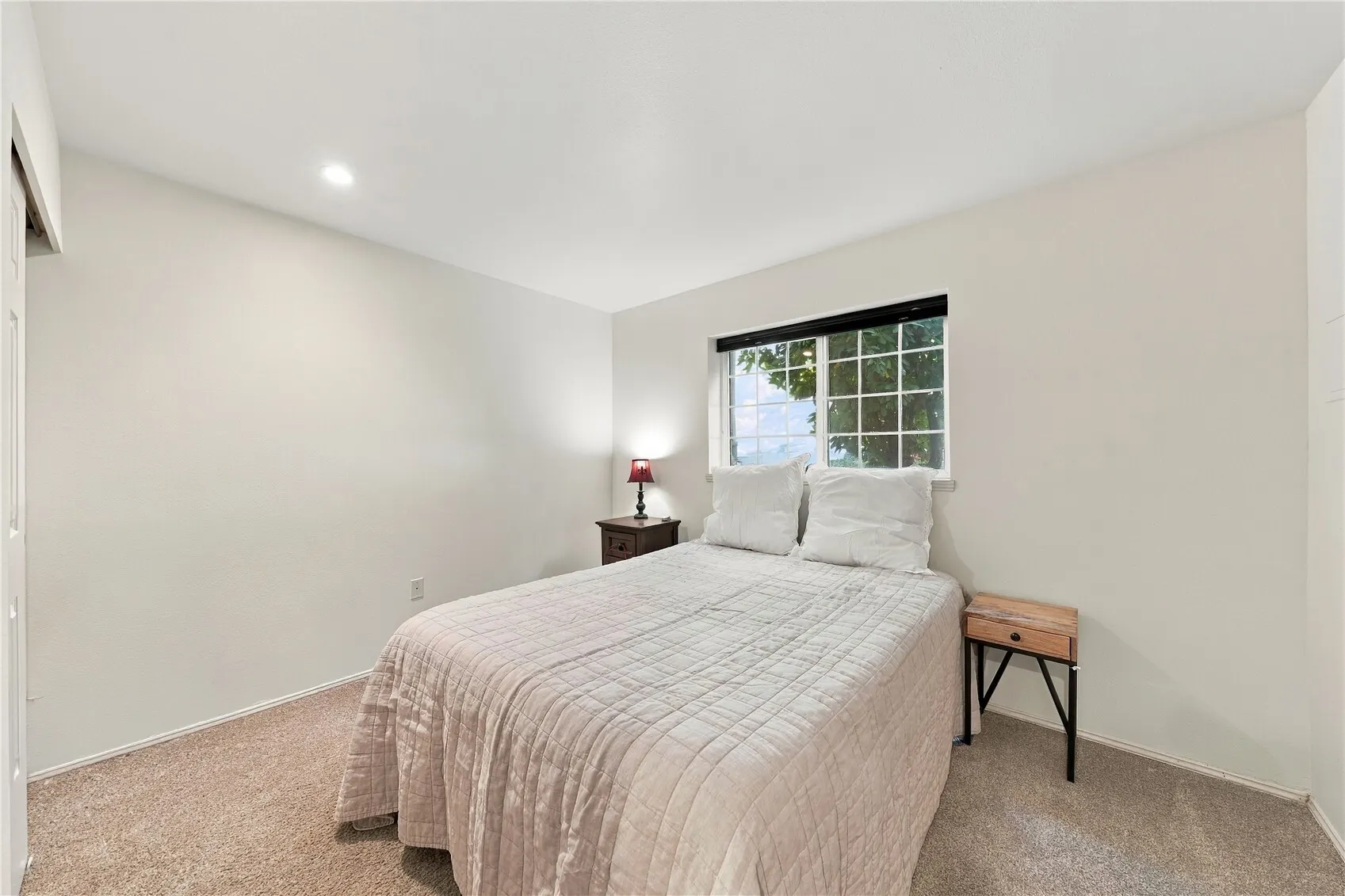 25235 SE Klahanie Boulevard #Q 102, Sammamish, WA 98029