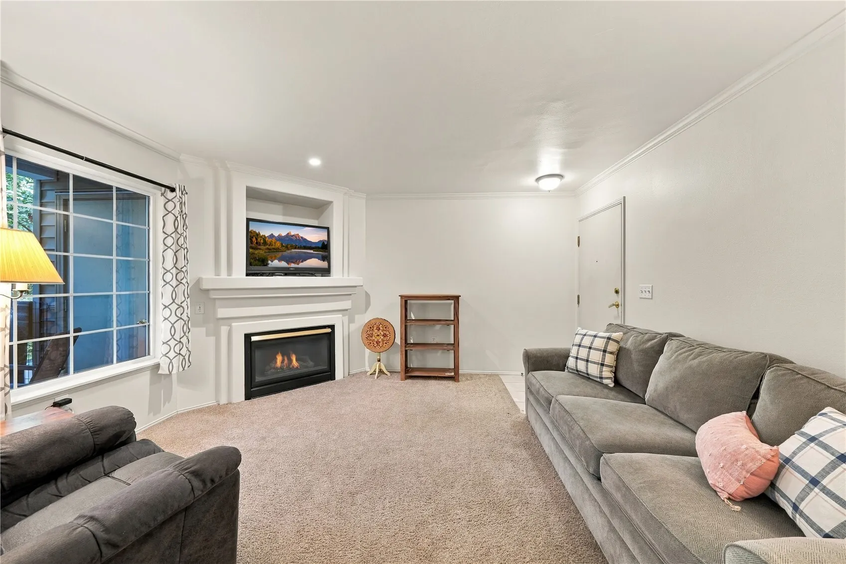 25235 SE Klahanie Boulevard #Q 102, Sammamish, WA 98029