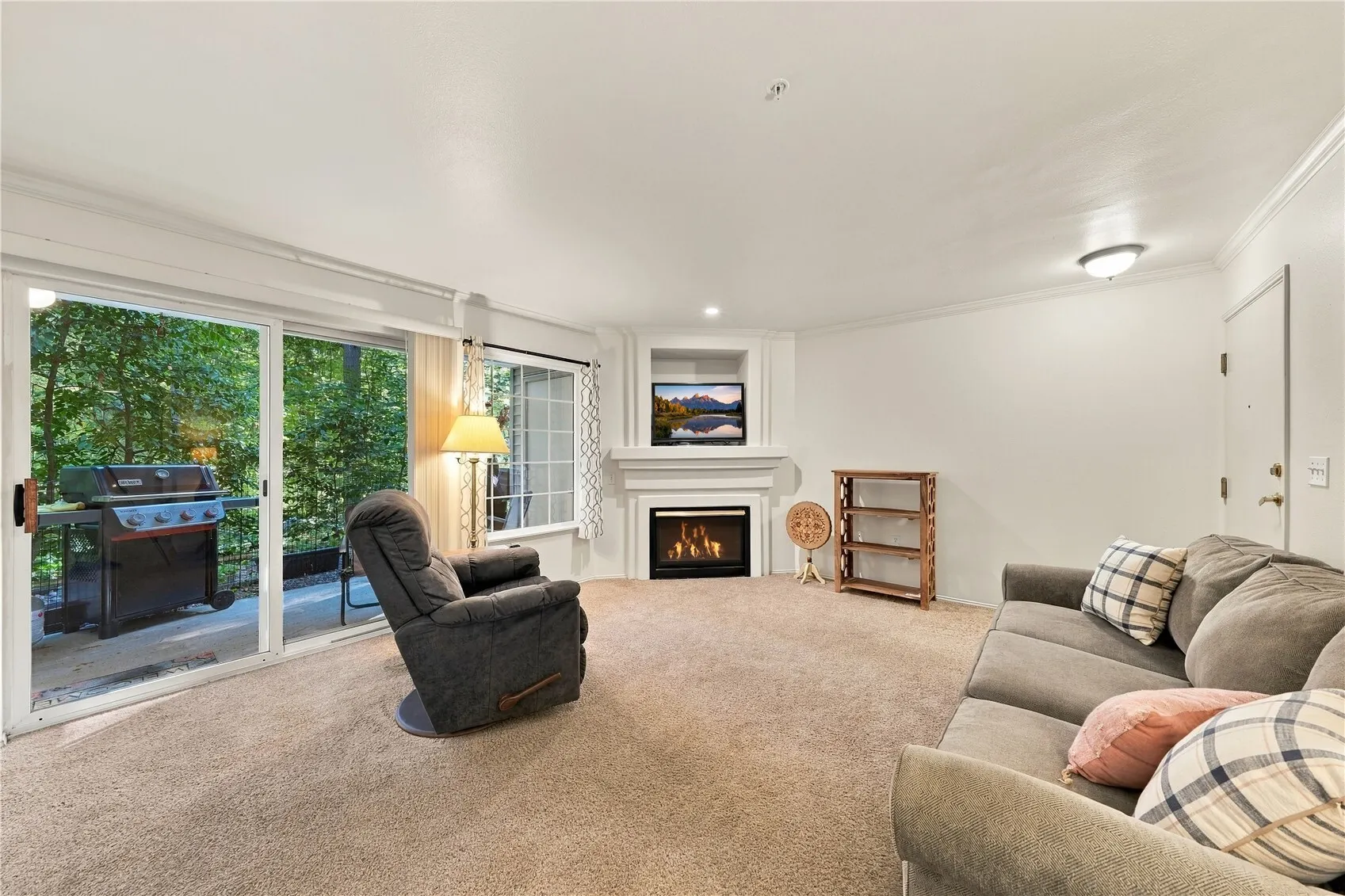 25235 SE Klahanie Boulevard #Q 102, Sammamish, WA 98029