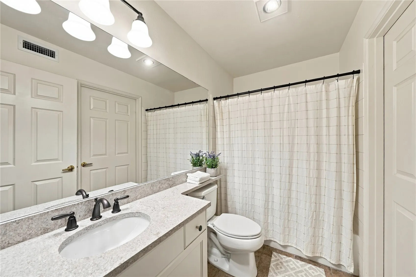 25235 SE Klahanie Boulevard #Q 102, Sammamish, WA 98029