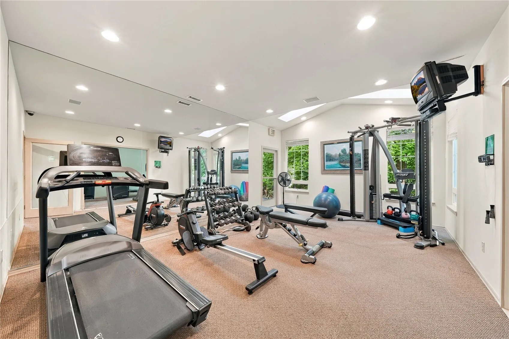 25235 SE Klahanie Boulevard #Q 102, Sammamish, WA 98029
