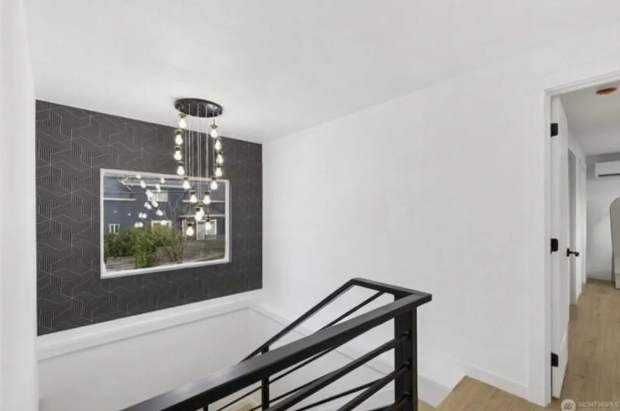 4002 Courtland Place S, Seattle, WA 98118