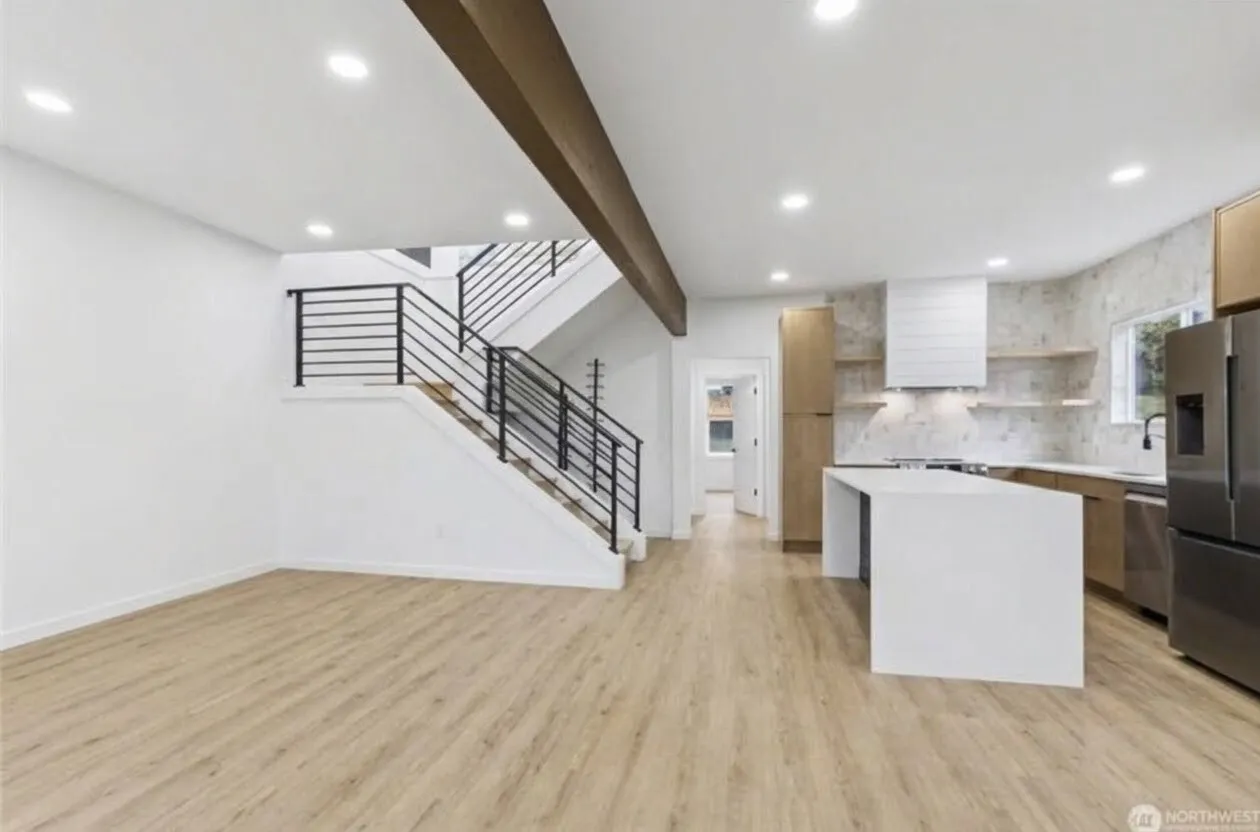 4002 Courtland Place S, Seattle, WA 98118