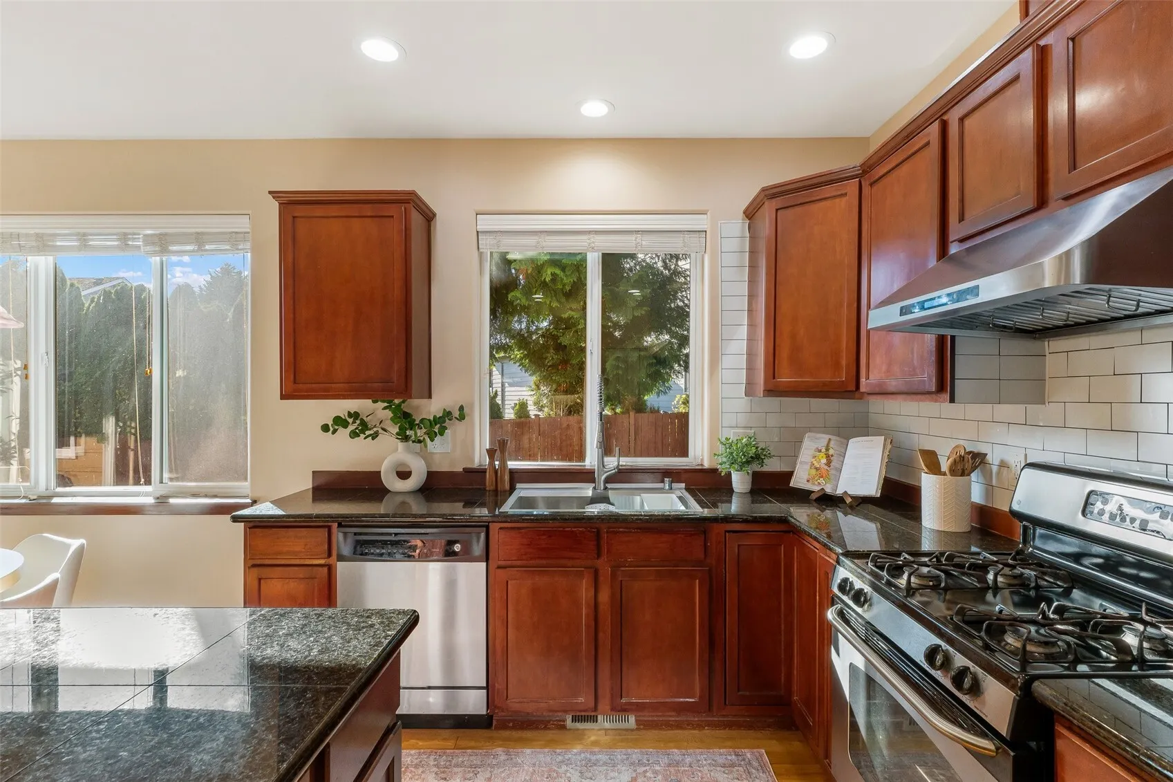 714 142nd Street SW, Lynnwood, WA 98087