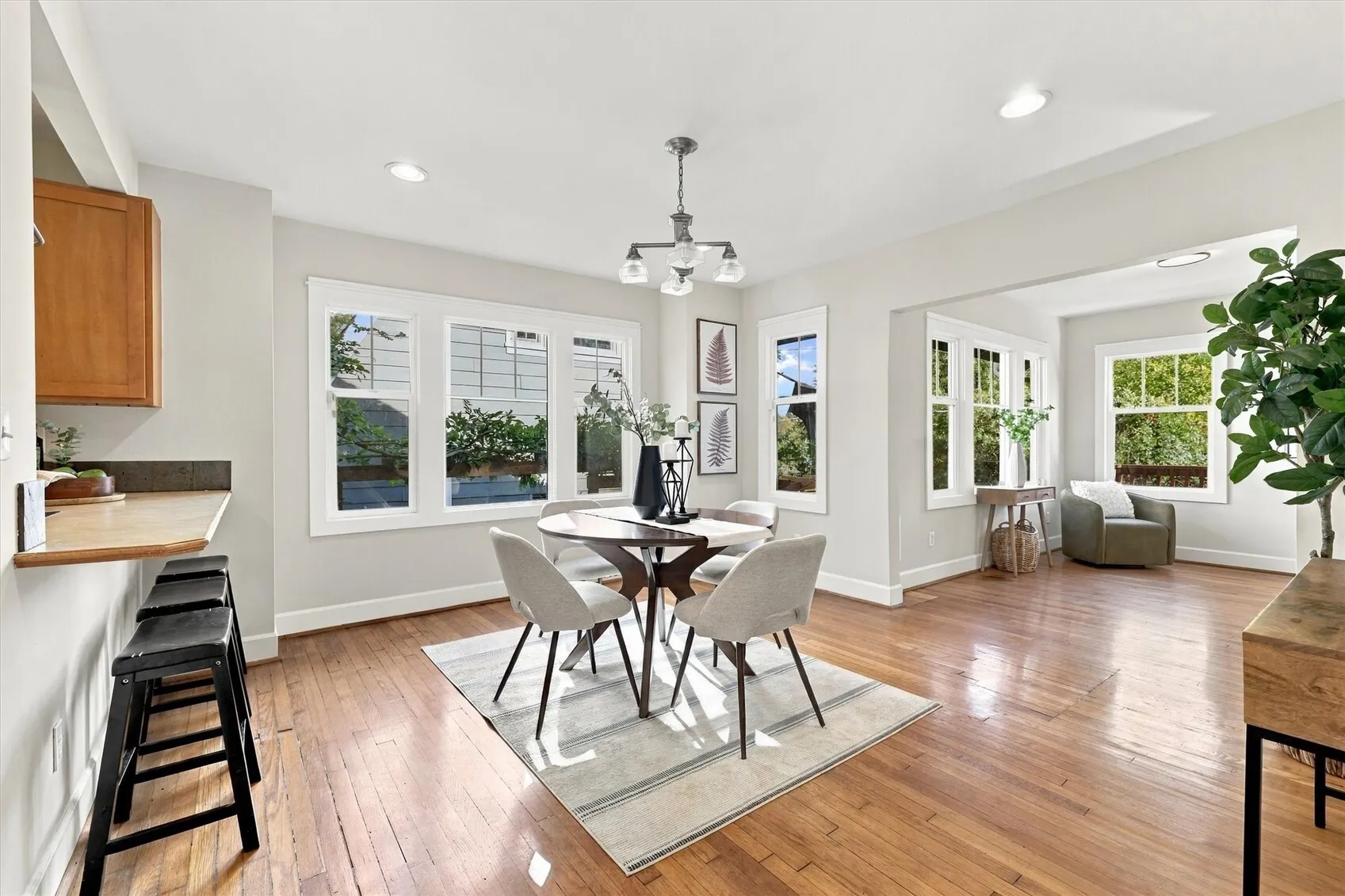 1515 Martin Luther King Jr Way , Seattle, WA 98122