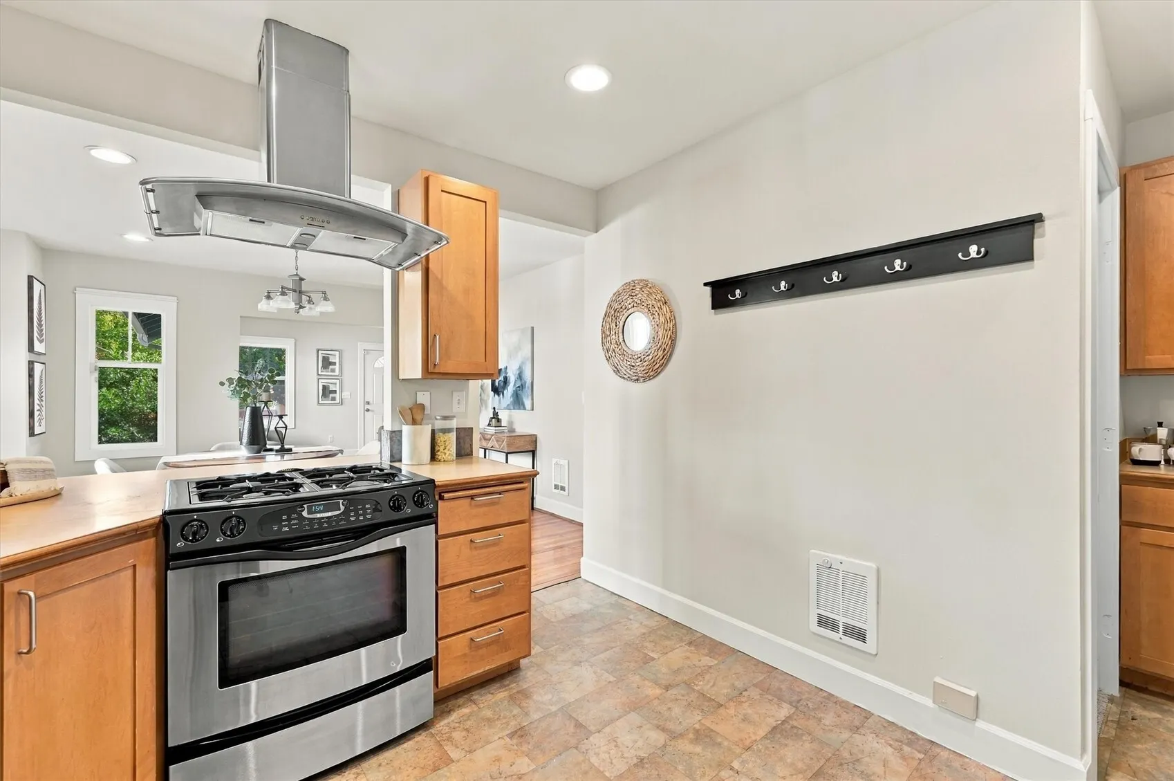 1515 Martin Luther King Jr Way , Seattle, WA 98122