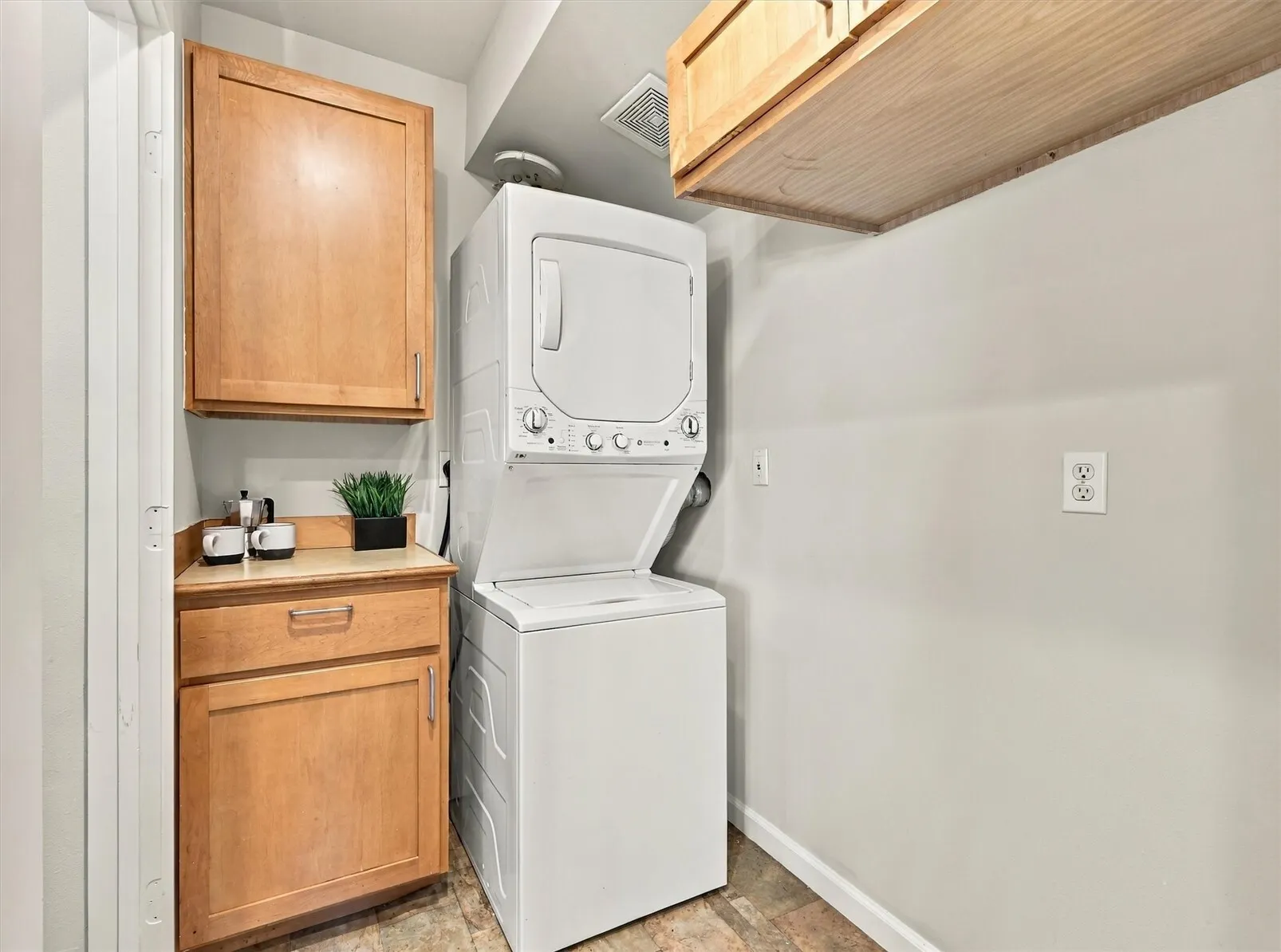 1515 Martin Luther King Jr Way , Seattle, WA 98122