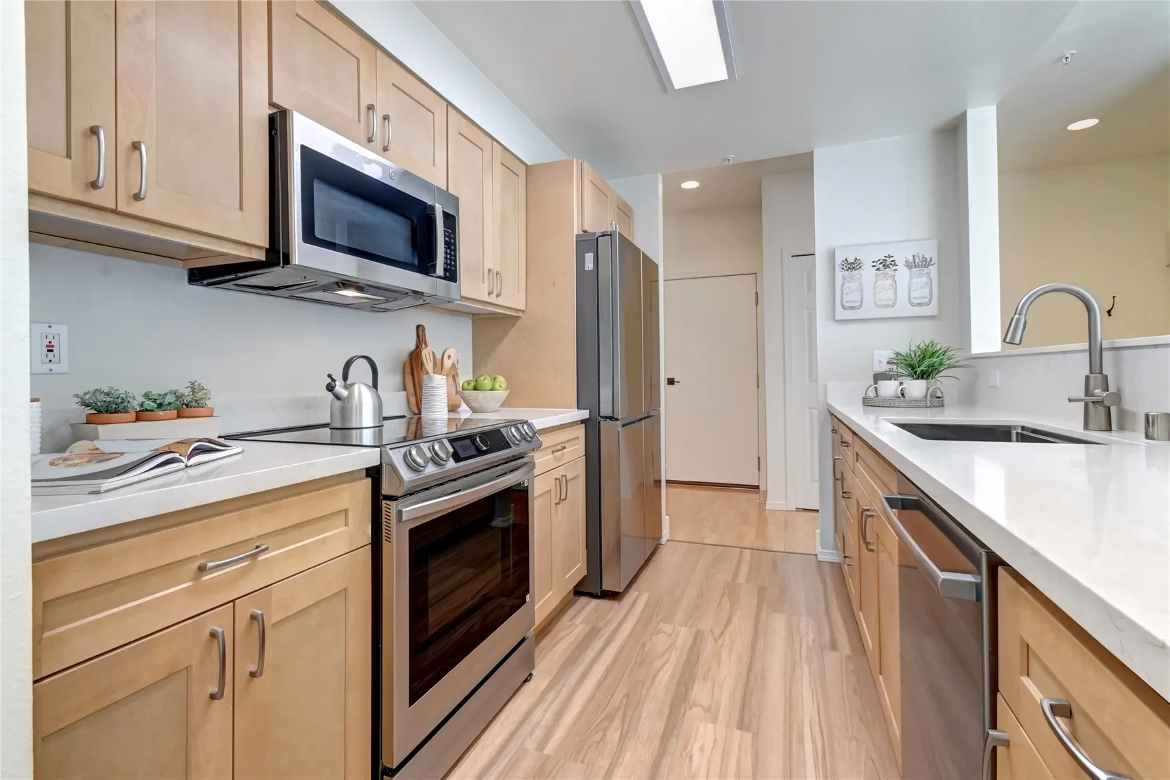 22772 SE 43rd Lane , Issaquah, WA 98029