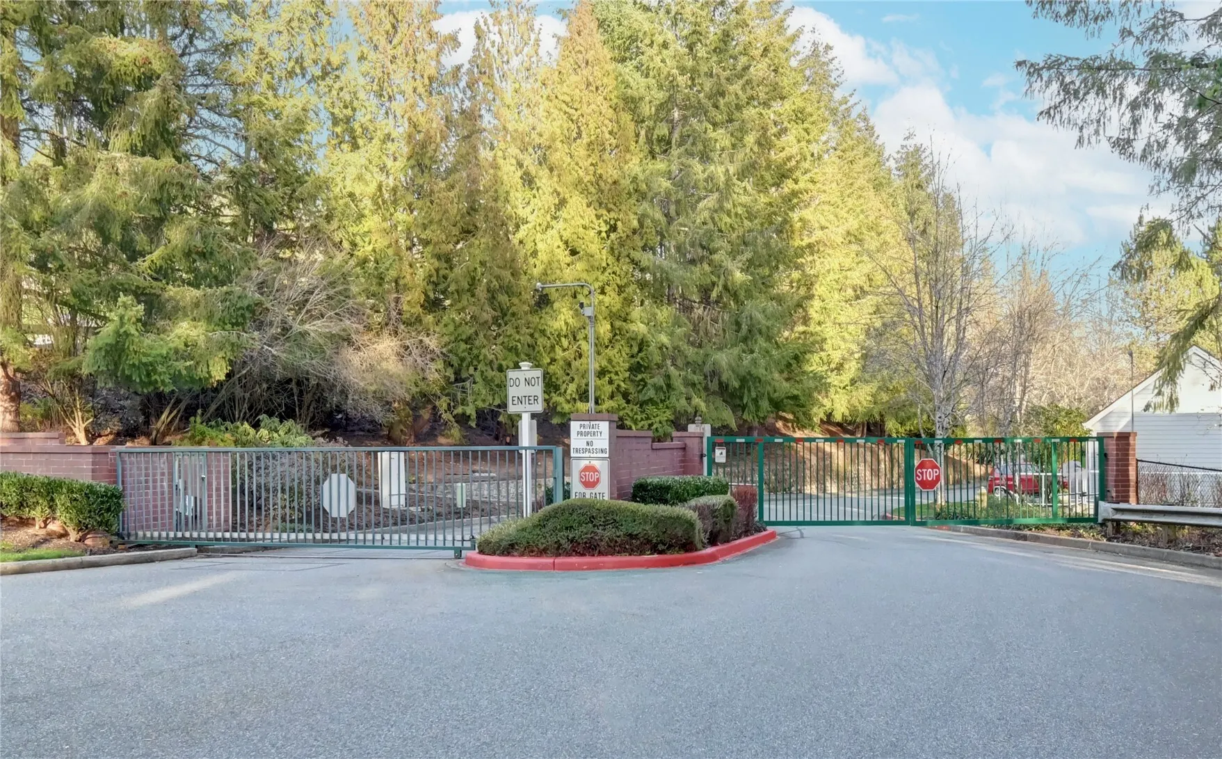 22772 SE 43rd Lane , Issaquah, WA 98029