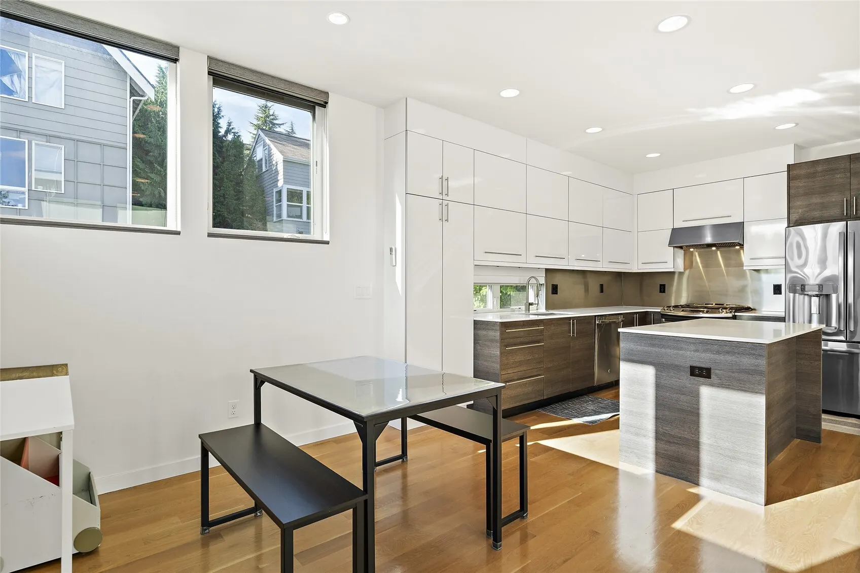 1209 6th Avenue N, Seattle, WA 98109