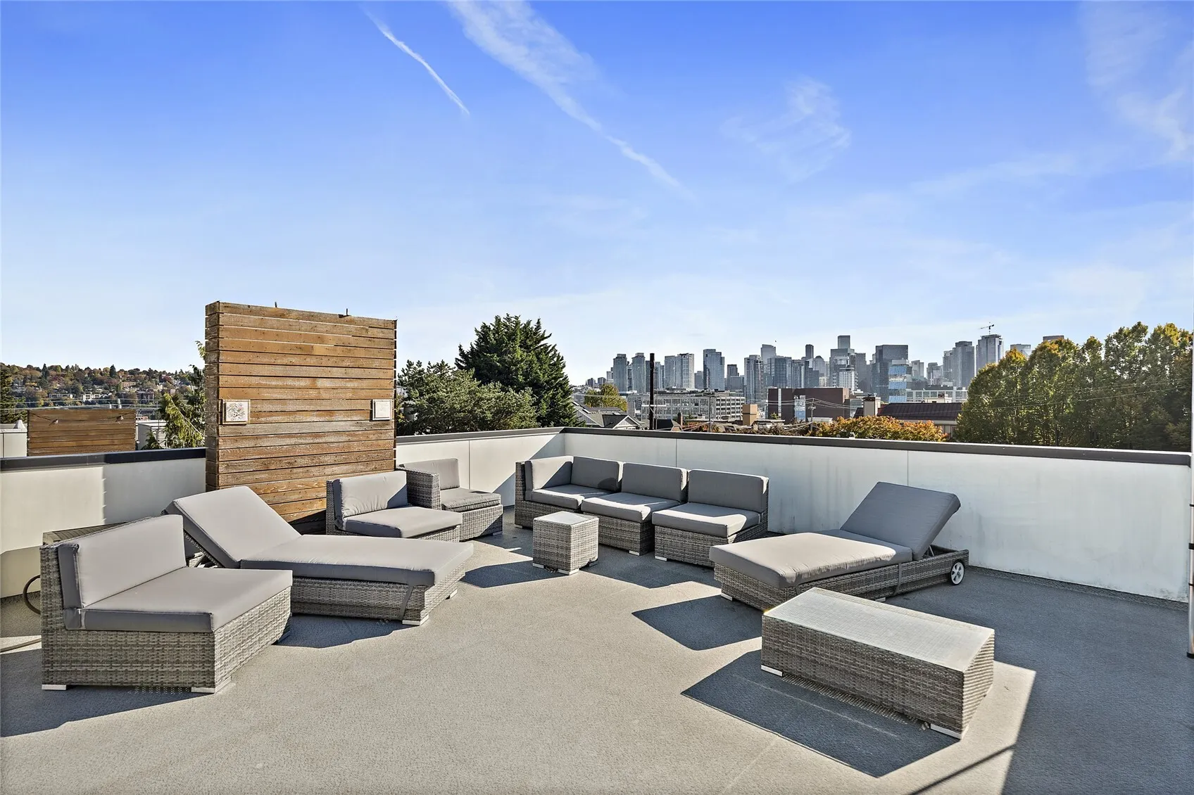 1209 6th Avenue N, Seattle, WA 98109