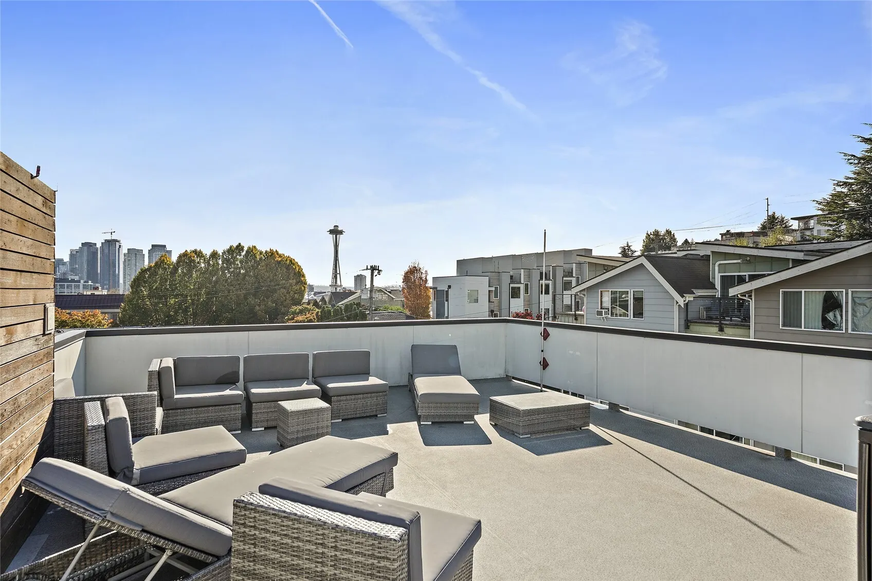 1209 6th Avenue N, Seattle, WA 98109