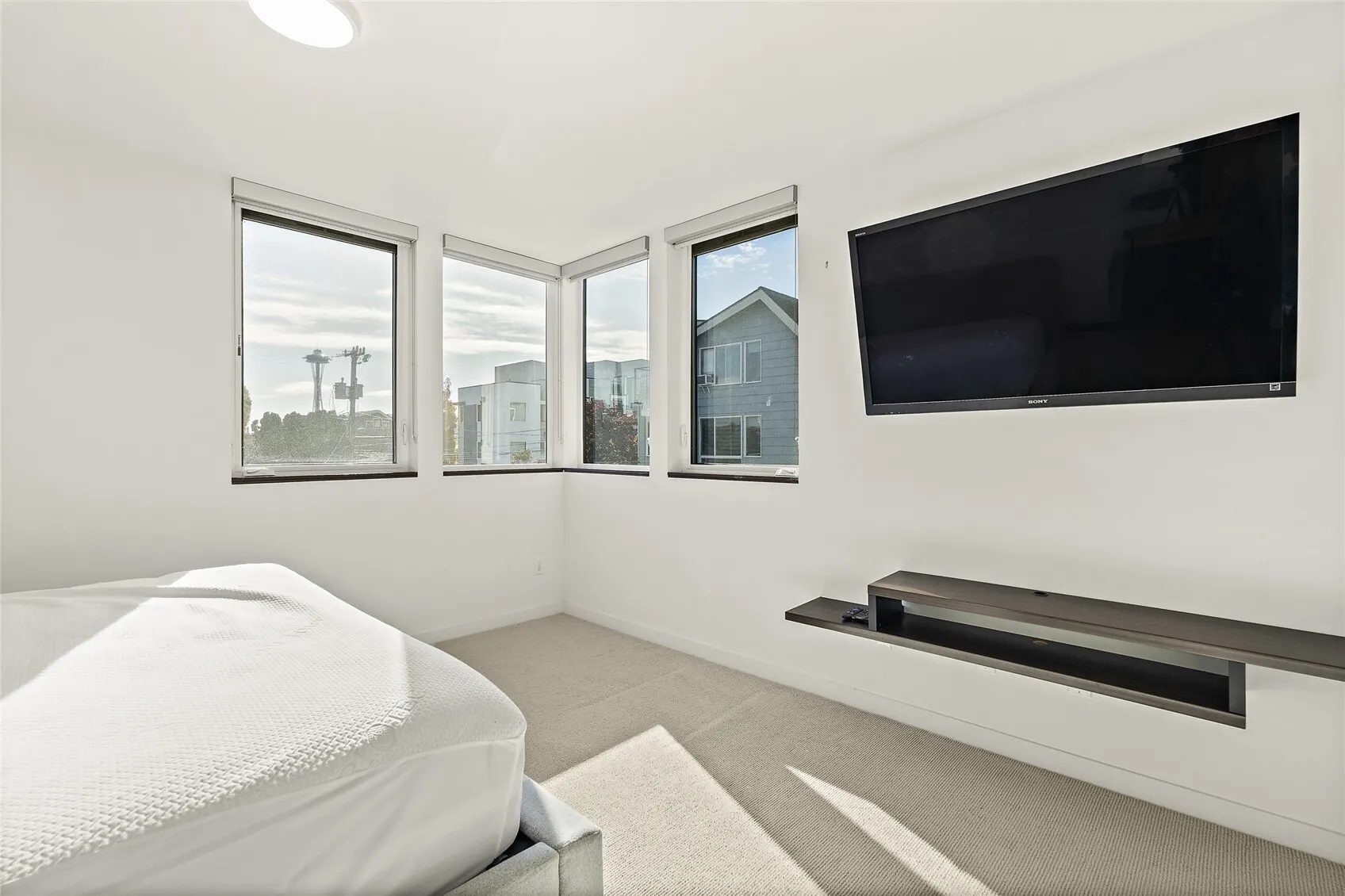 1209 6th Avenue N, Seattle, WA 98109