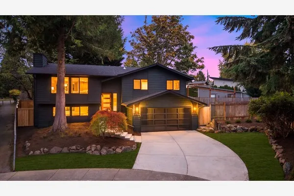 551 19th Place , Kirkland, WA 98033