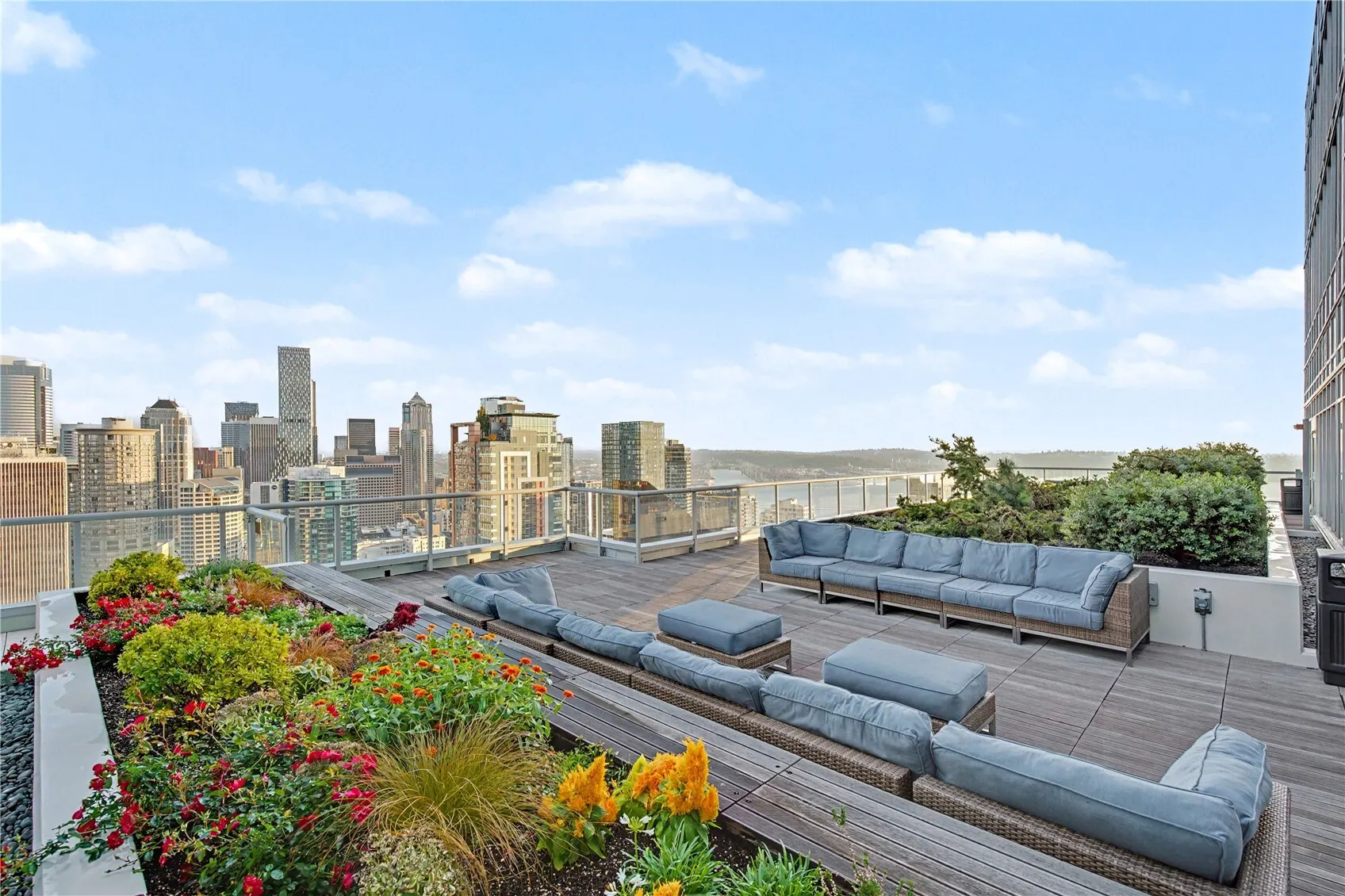 588 Bell Street #1707S, Seattle, WA 98121