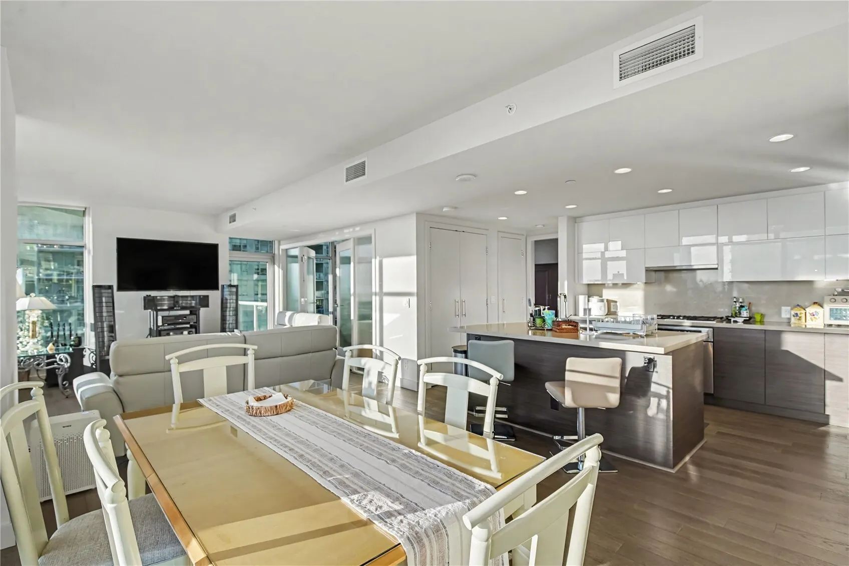 588 Bell Street #1707S, Seattle, WA 98121