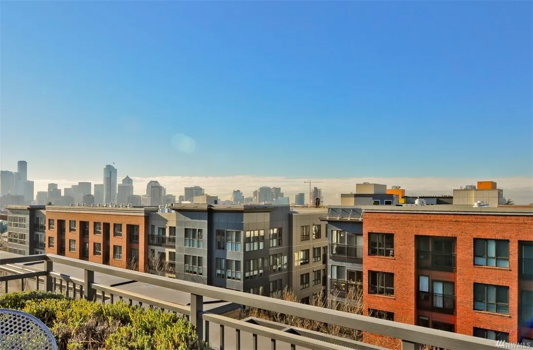 530 Broadway Avenue E #215, Seattle, WA 98102