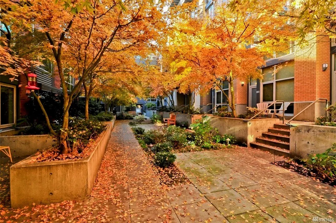 530 Broadway Avenue E #215, Seattle, WA 98102