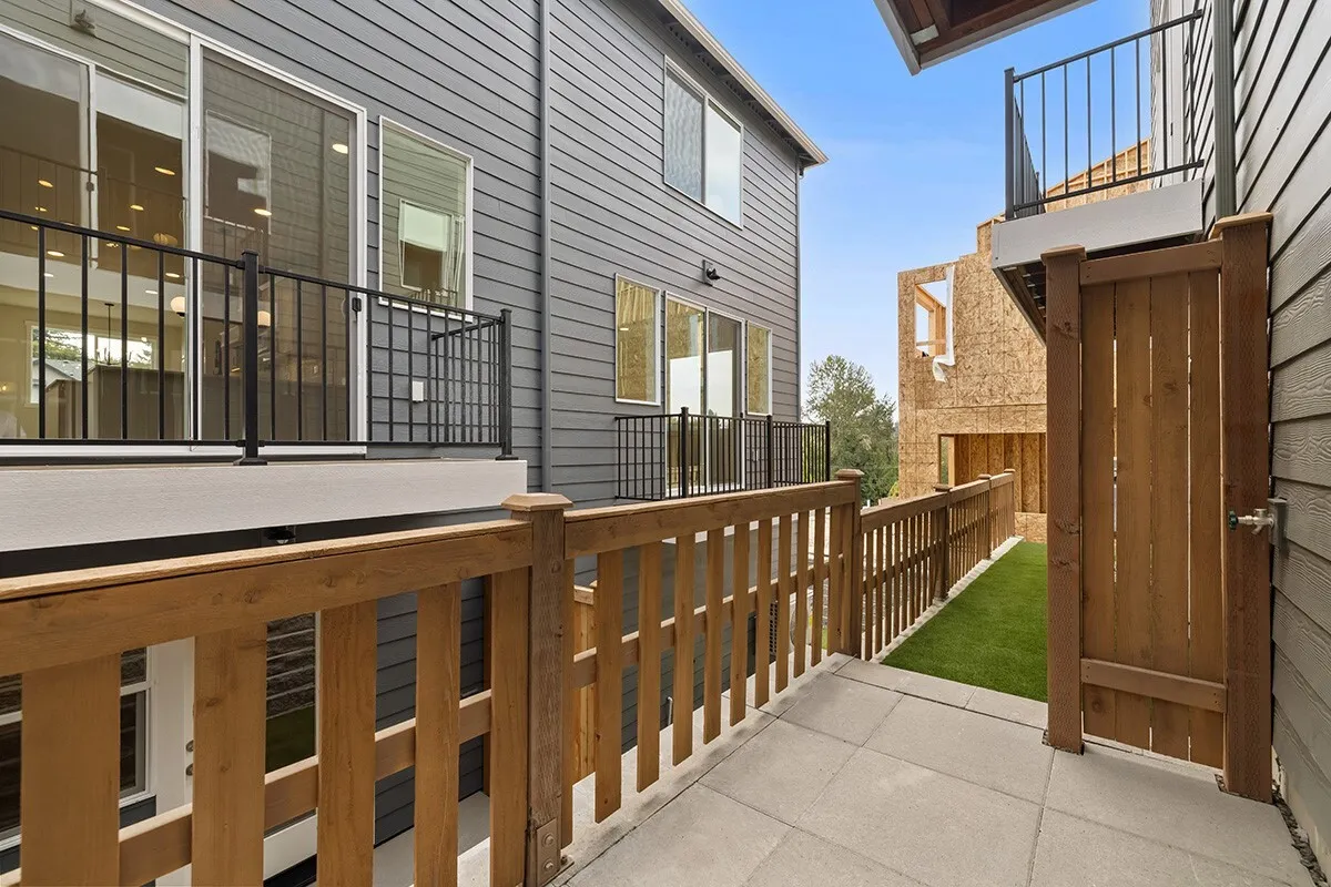 16823 Alder Way #M1, Lynnwood, WA 98037