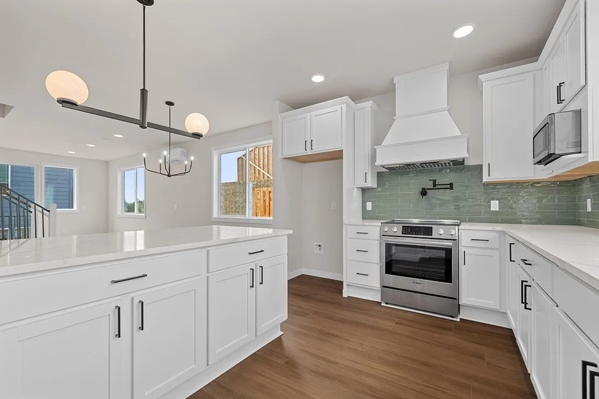 16823 Alder Way #M1, Lynnwood, WA 98037