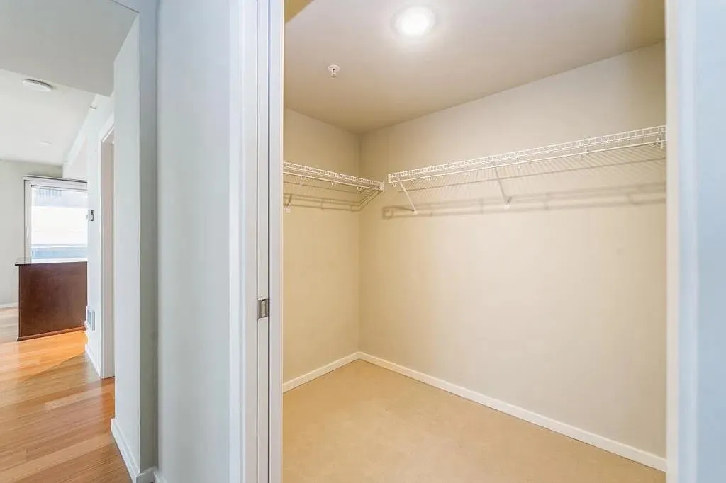 76 Cedar Street #805, Seattle, WA 98121