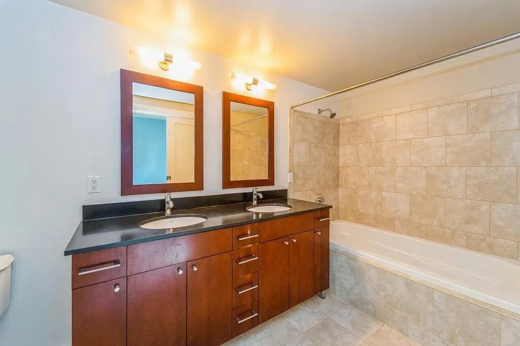 76 Cedar Street #805, Seattle, WA 98121