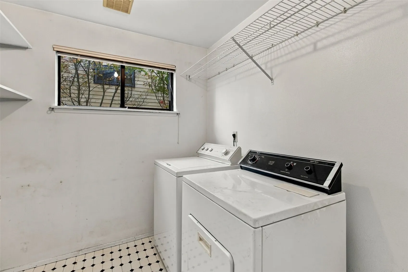 2585 E Madison Street #2585, Seattle, WA 98112