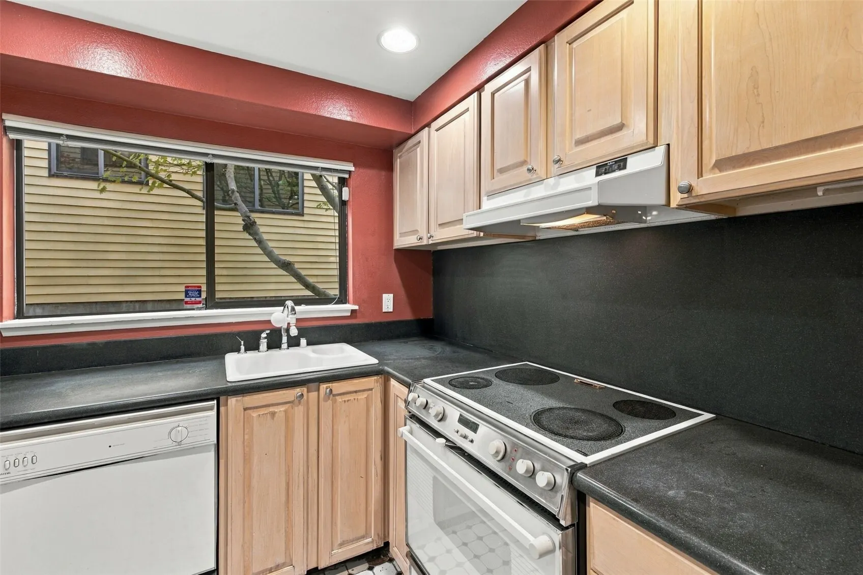 2585 E Madison Street #2585, Seattle, WA 98112