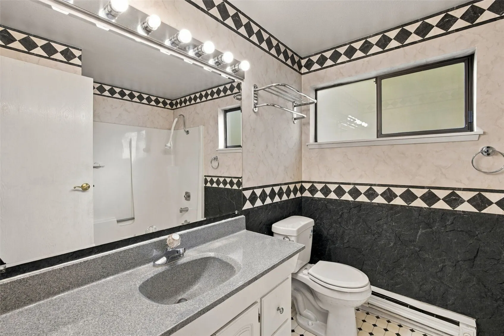2585 E Madison Street #2585, Seattle, WA 98112