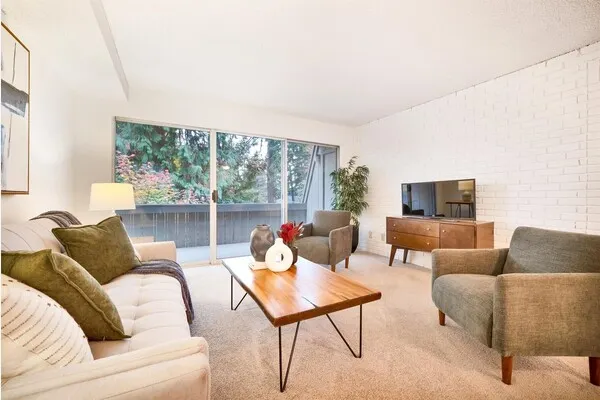 4807 180th Street SW #E208, Lynnwood, WA 98037