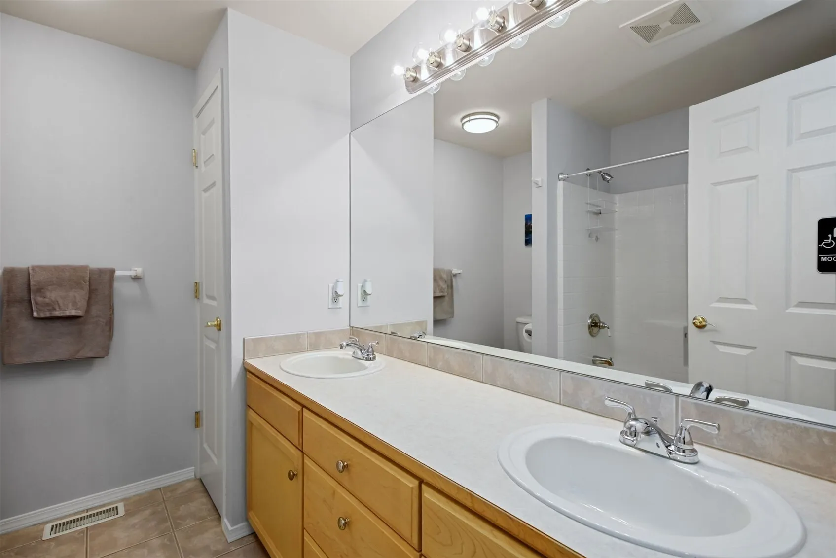 2423 195th Street SE #A, Bothell, WA 98012
