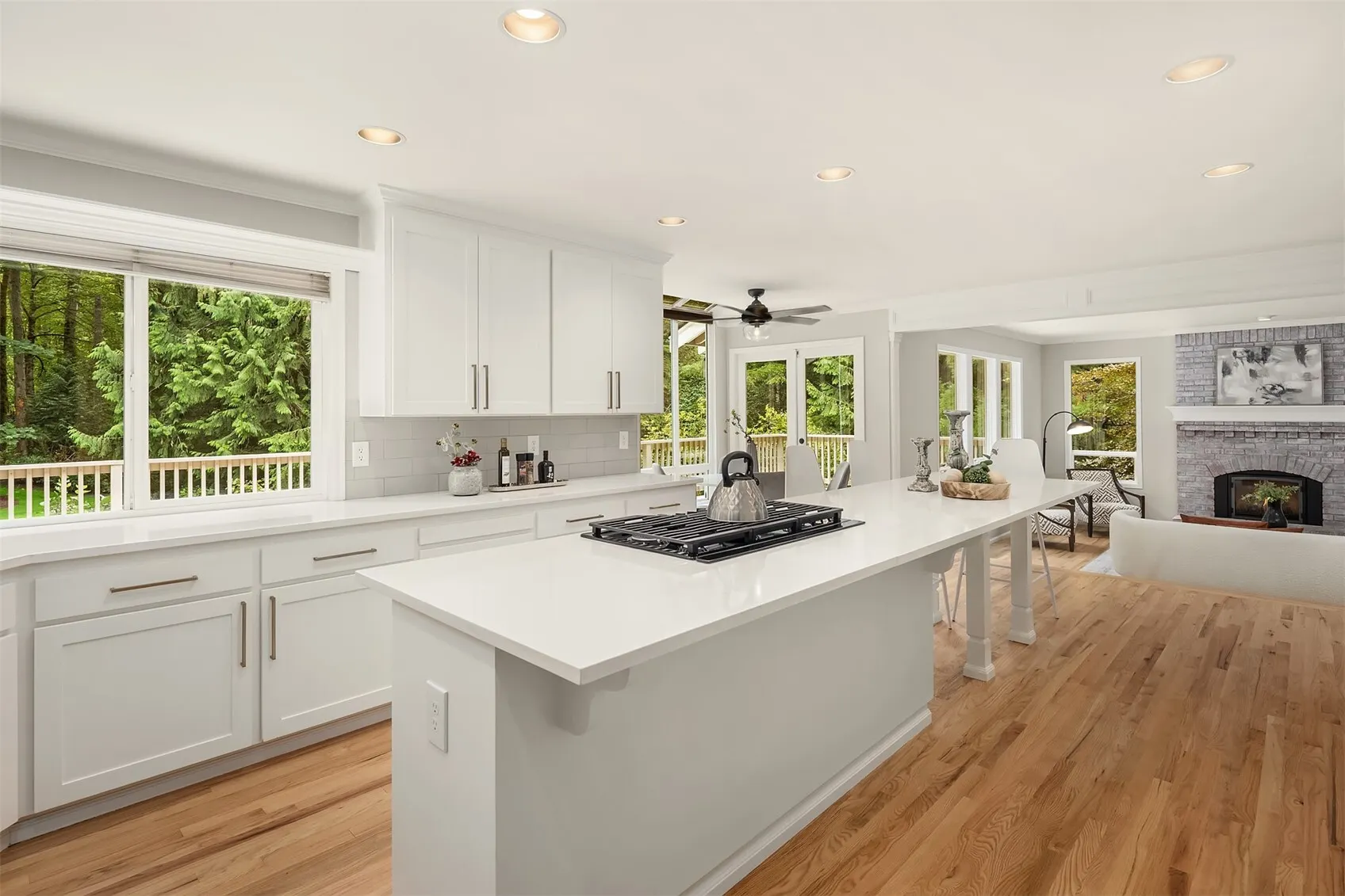 16701 Saybrook Drive NE, Woodinville, WA 98077-7469