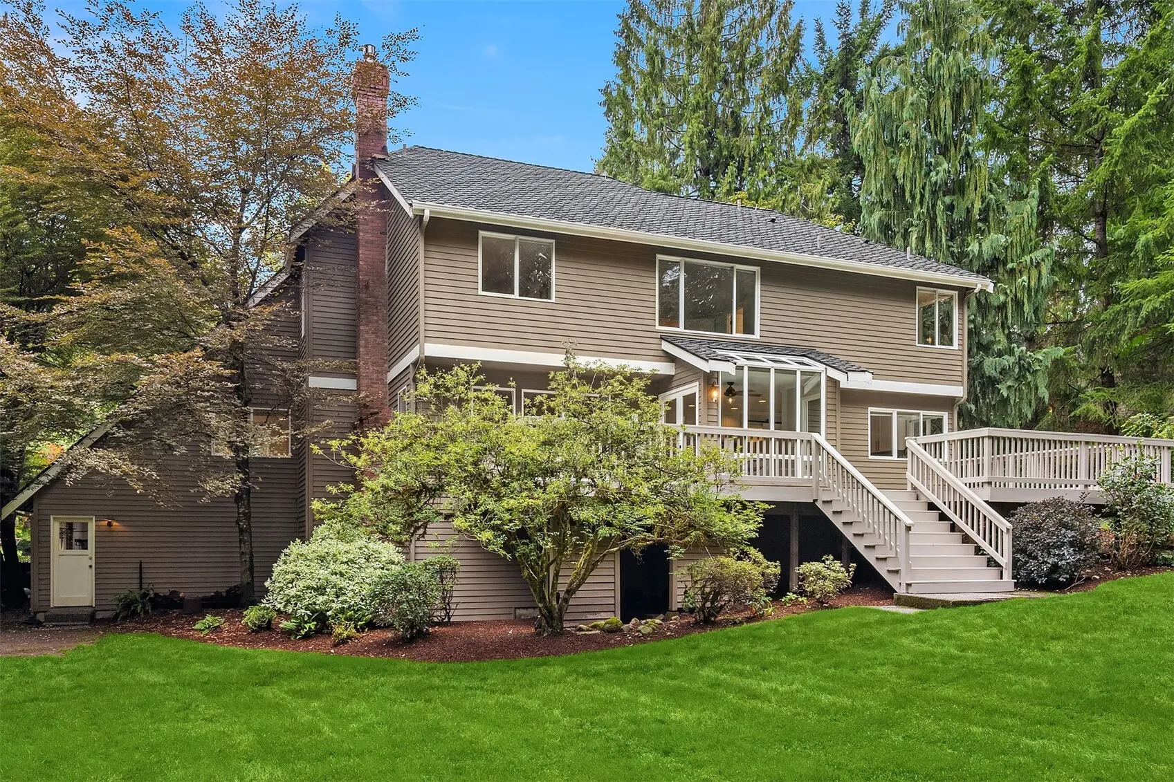 16701 Saybrook Drive NE, Woodinville, WA 98077-7469