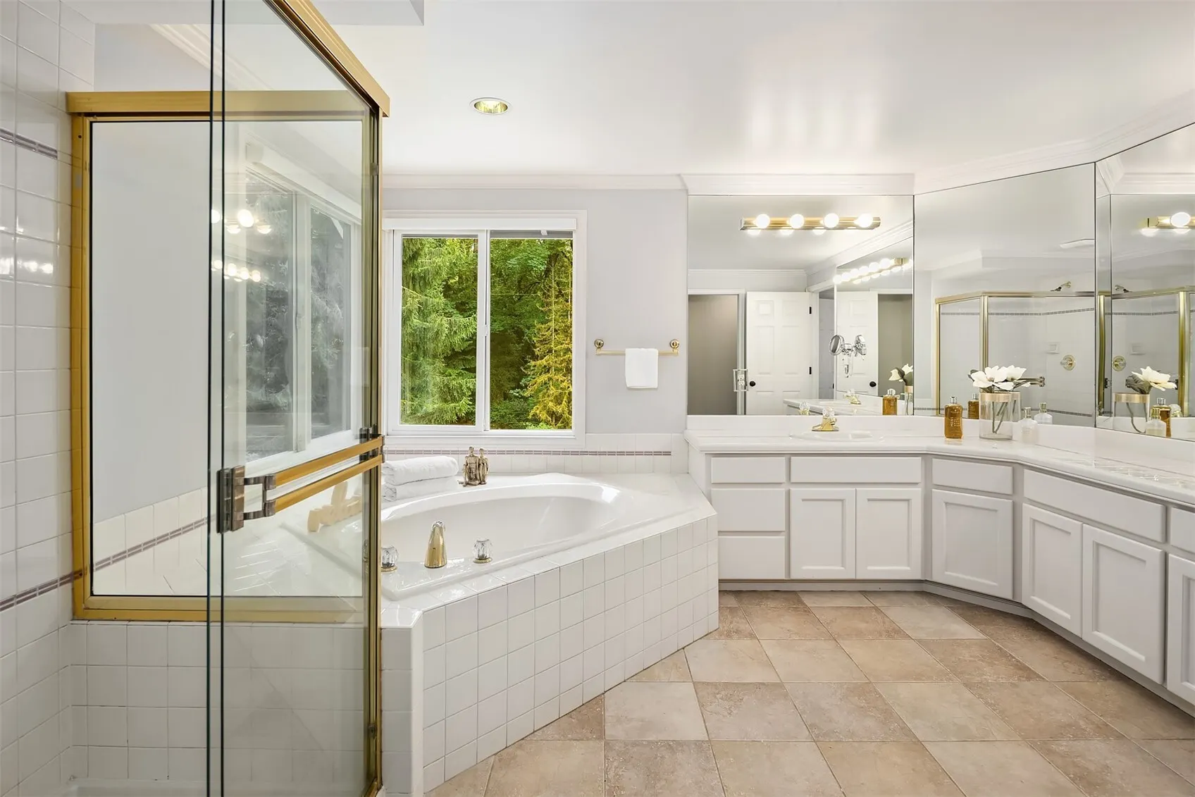 16701 Saybrook Drive NE, Woodinville, WA 98077-7469