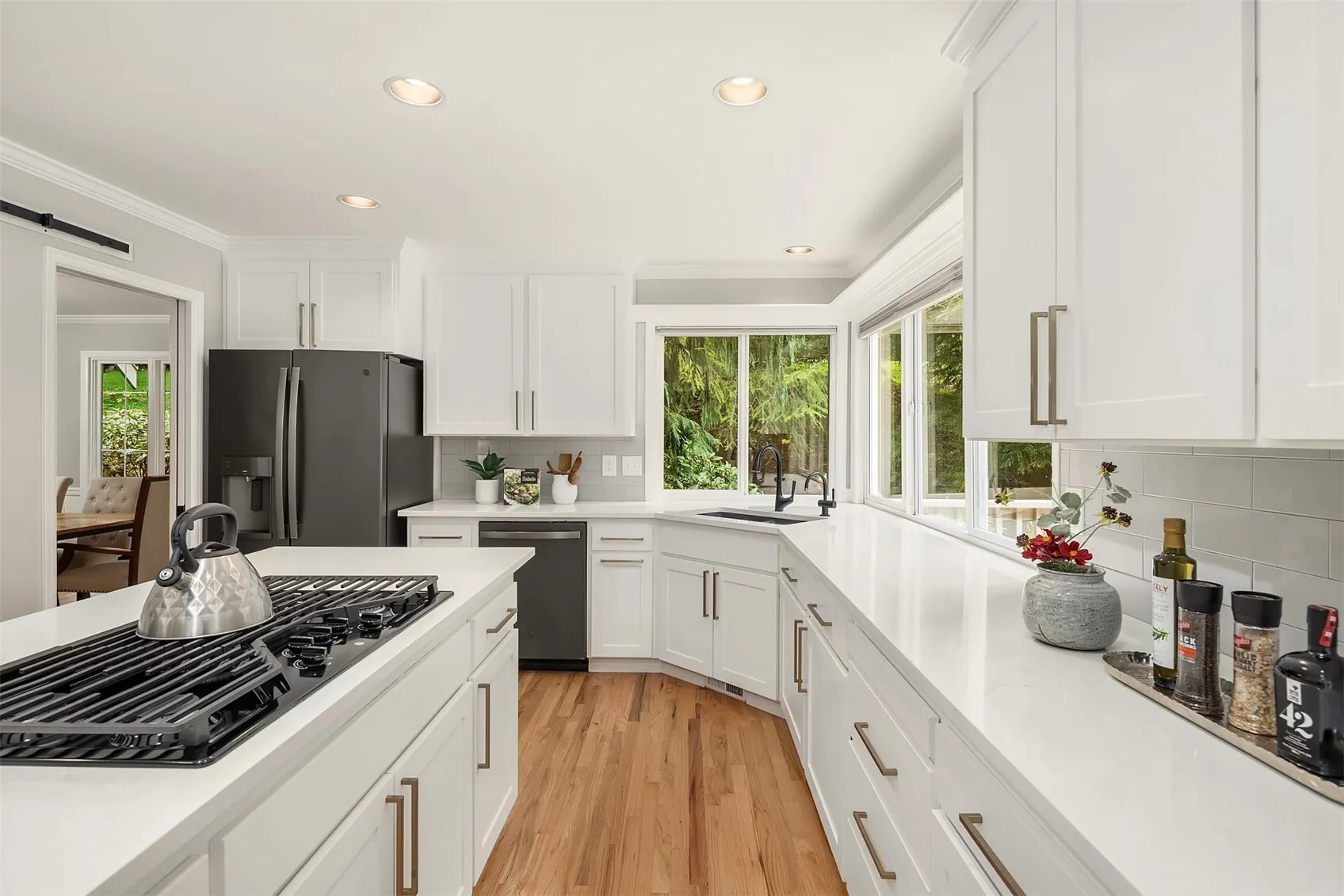 16701 Saybrook Drive NE, Woodinville, WA 98077-7469