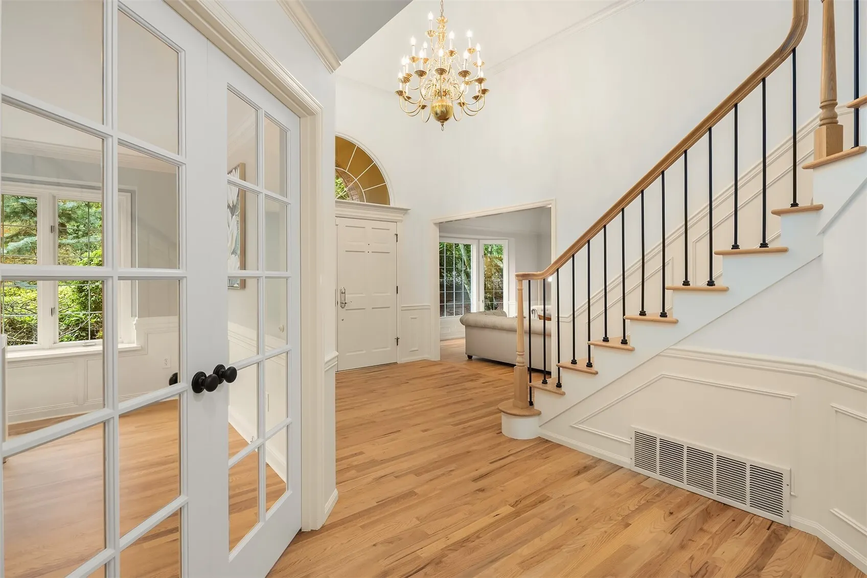 16701 Saybrook Drive NE, Woodinville, WA 98077-7469