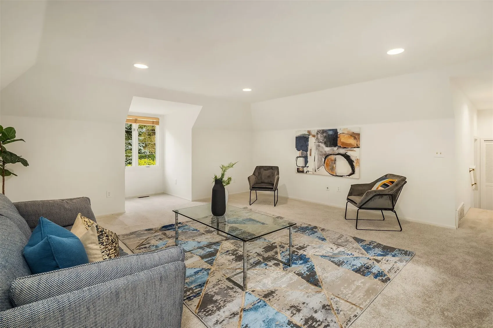 16701 Saybrook Drive NE, Woodinville, WA 98077-7469