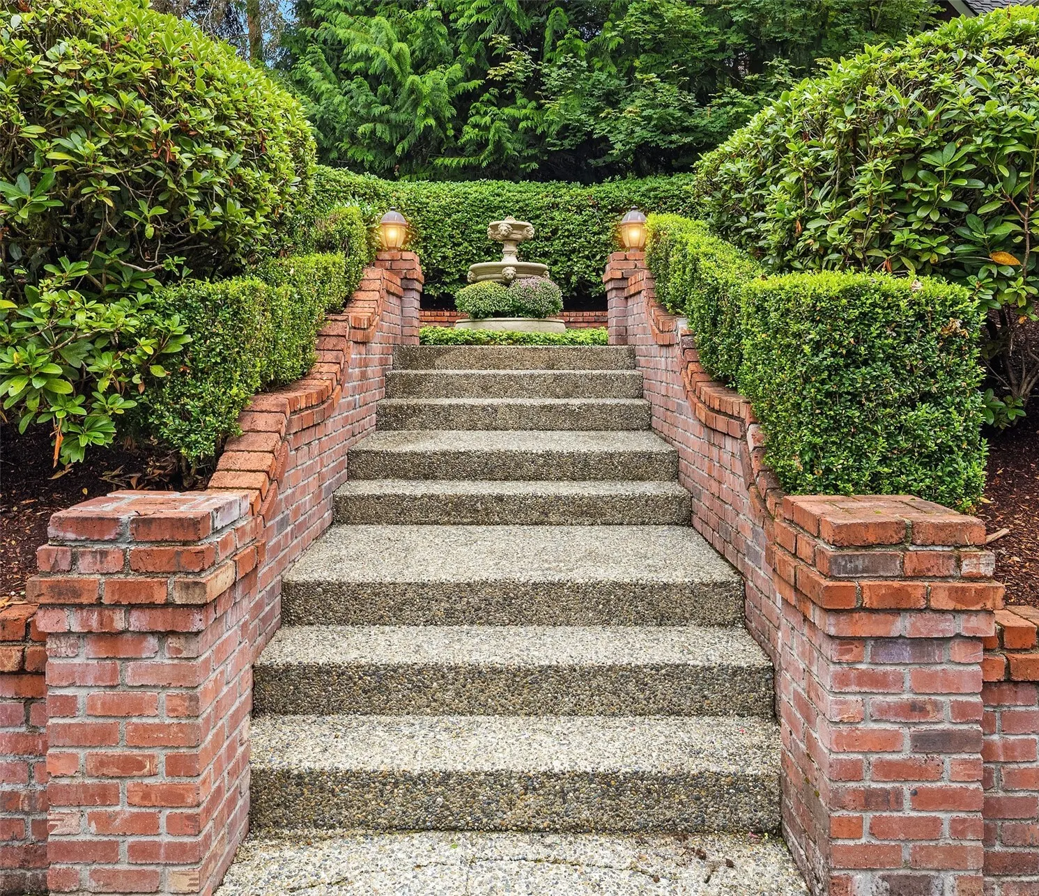 16701 Saybrook Drive NE, Woodinville, WA 98077-7469