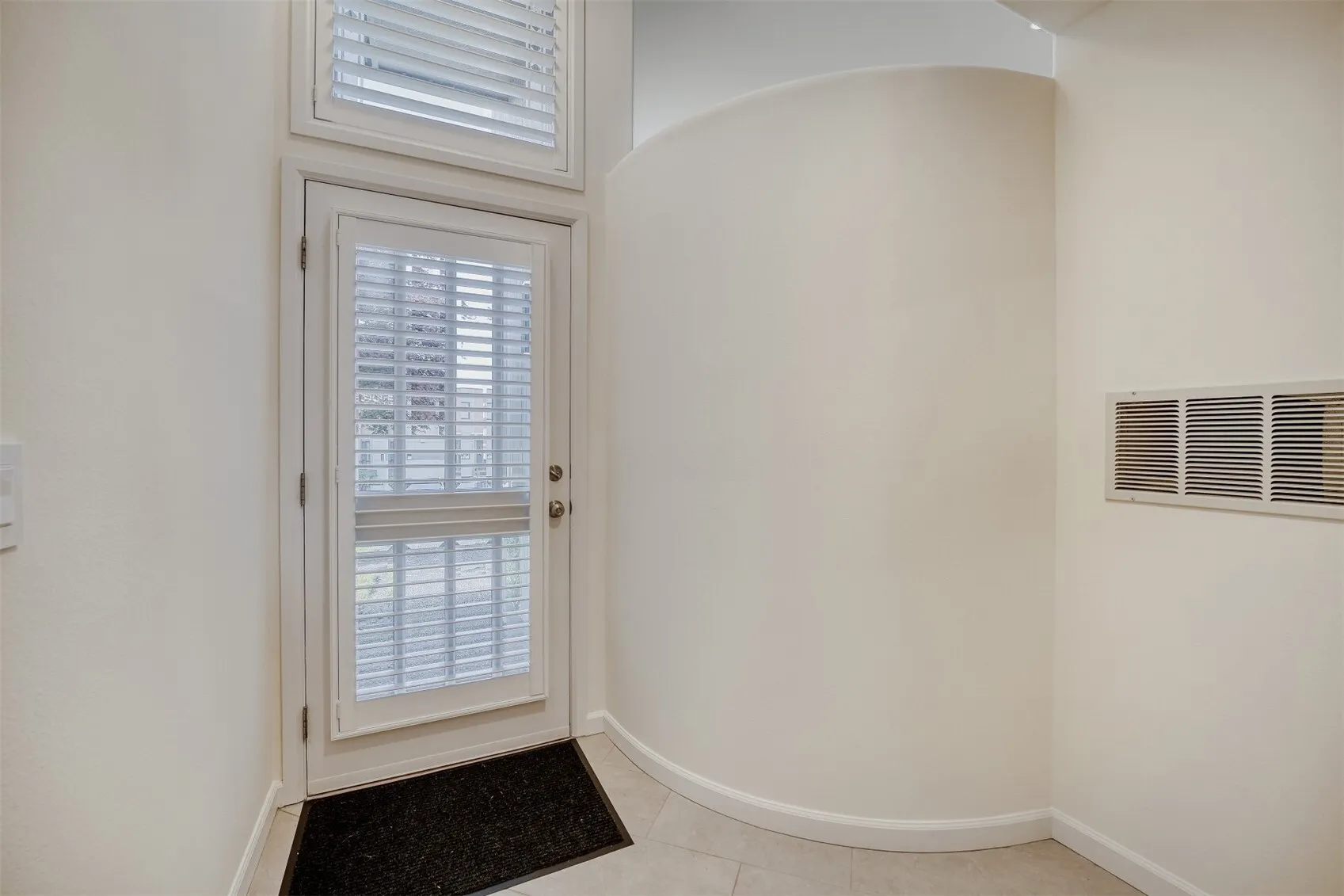 10108 NE 63rd Street , Kirkland, WA 98033