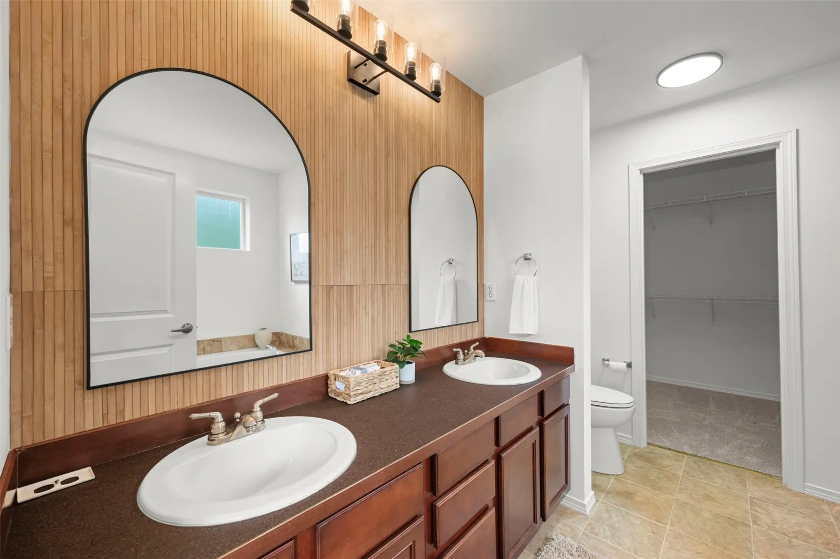 907 141st Place SW, Lynnwood, WA 98087
