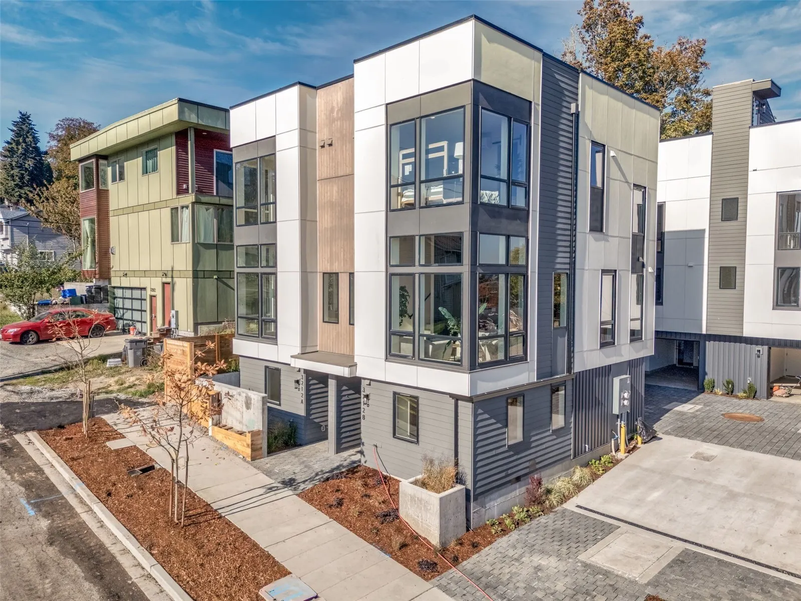 3214 B S Dawson Street , Seattle, WA 98118