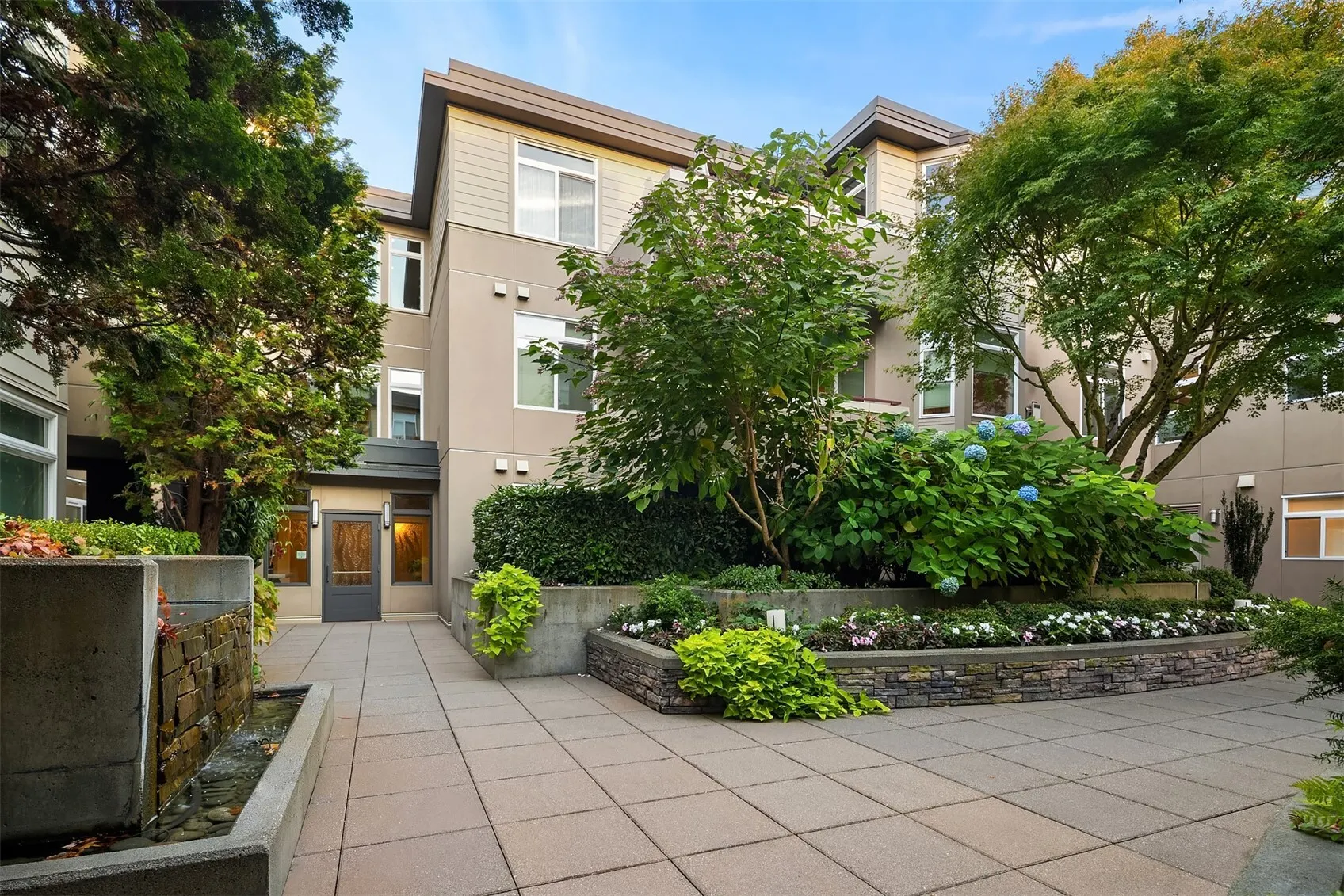 122 State Street S #E112, Kirkland, WA 98033