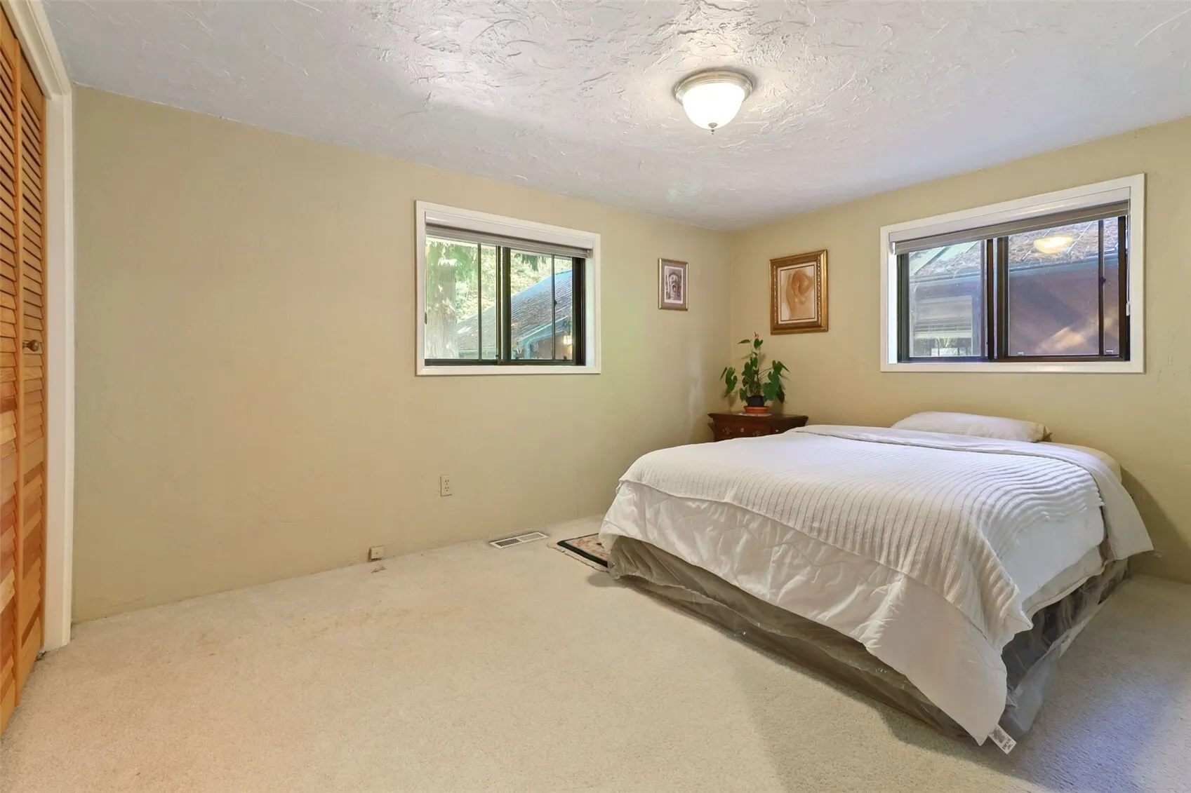 16805 6th Avenue SW, Seattle, WA 98166