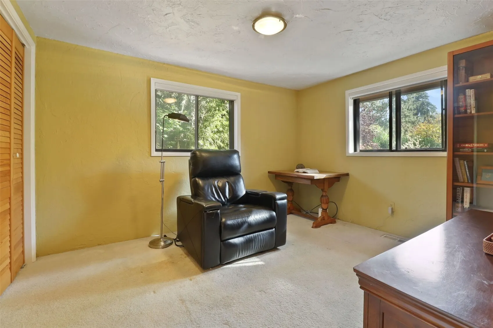 16805 6th Avenue SW, Seattle, WA 98166