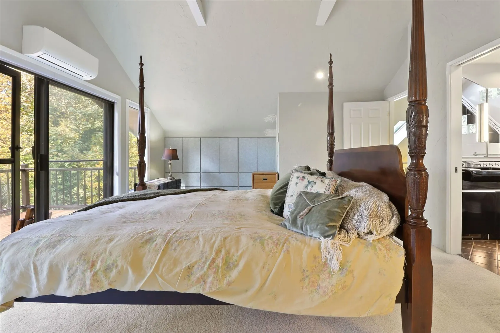 16805 6th Avenue SW, Seattle, WA 98166