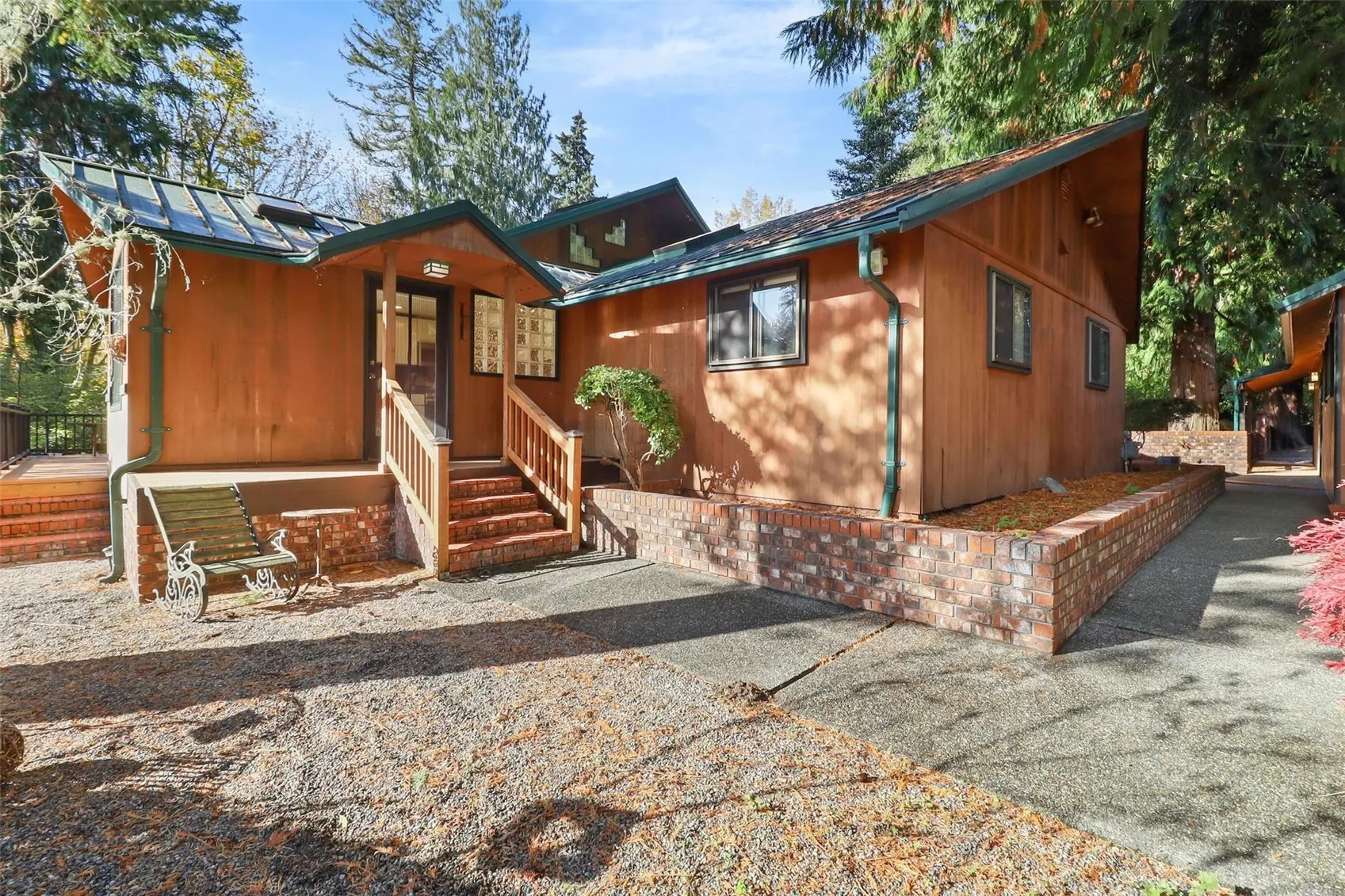16805 6th Avenue SW, Seattle, WA 98166