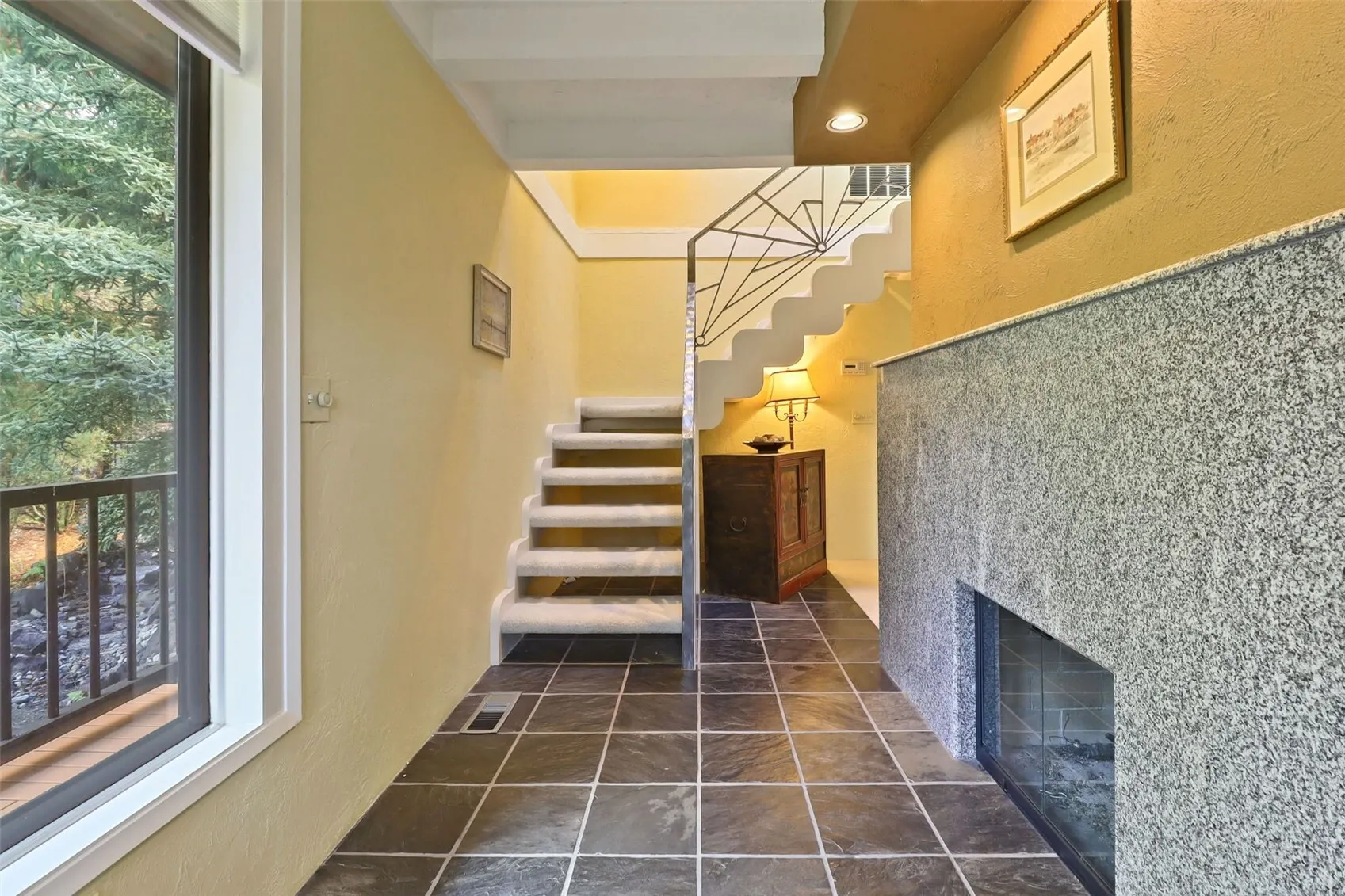 16805 6th Avenue SW, Seattle, WA 98166