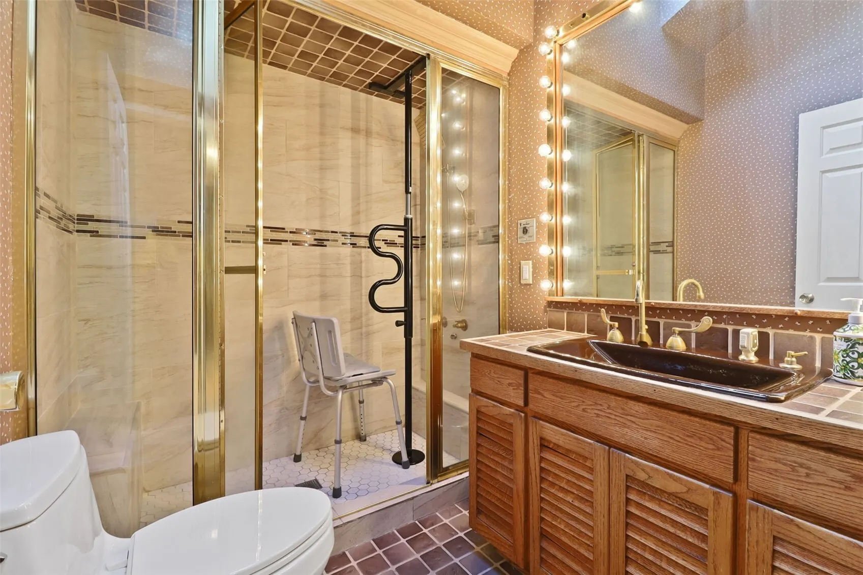 16805 6th Avenue SW, Seattle, WA 98166